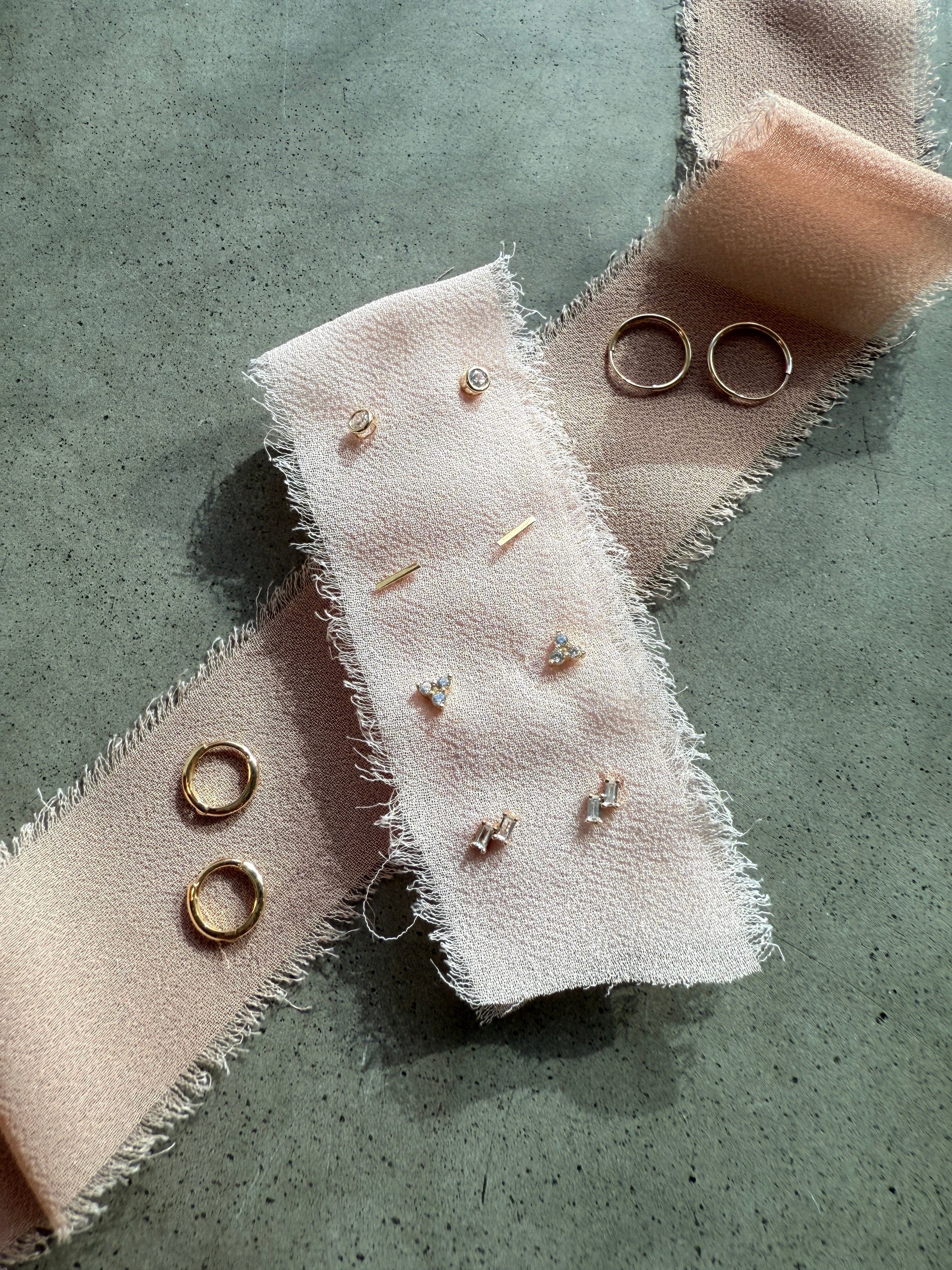 CLOVER LUXE STUDS 14KT YELLOW GOLD