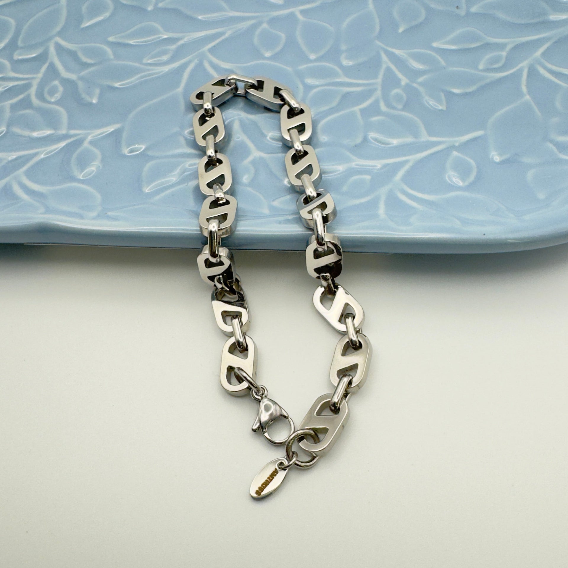 Premium Stainless Steel Chain Link Bracelet - Hypoallergenic & Durable