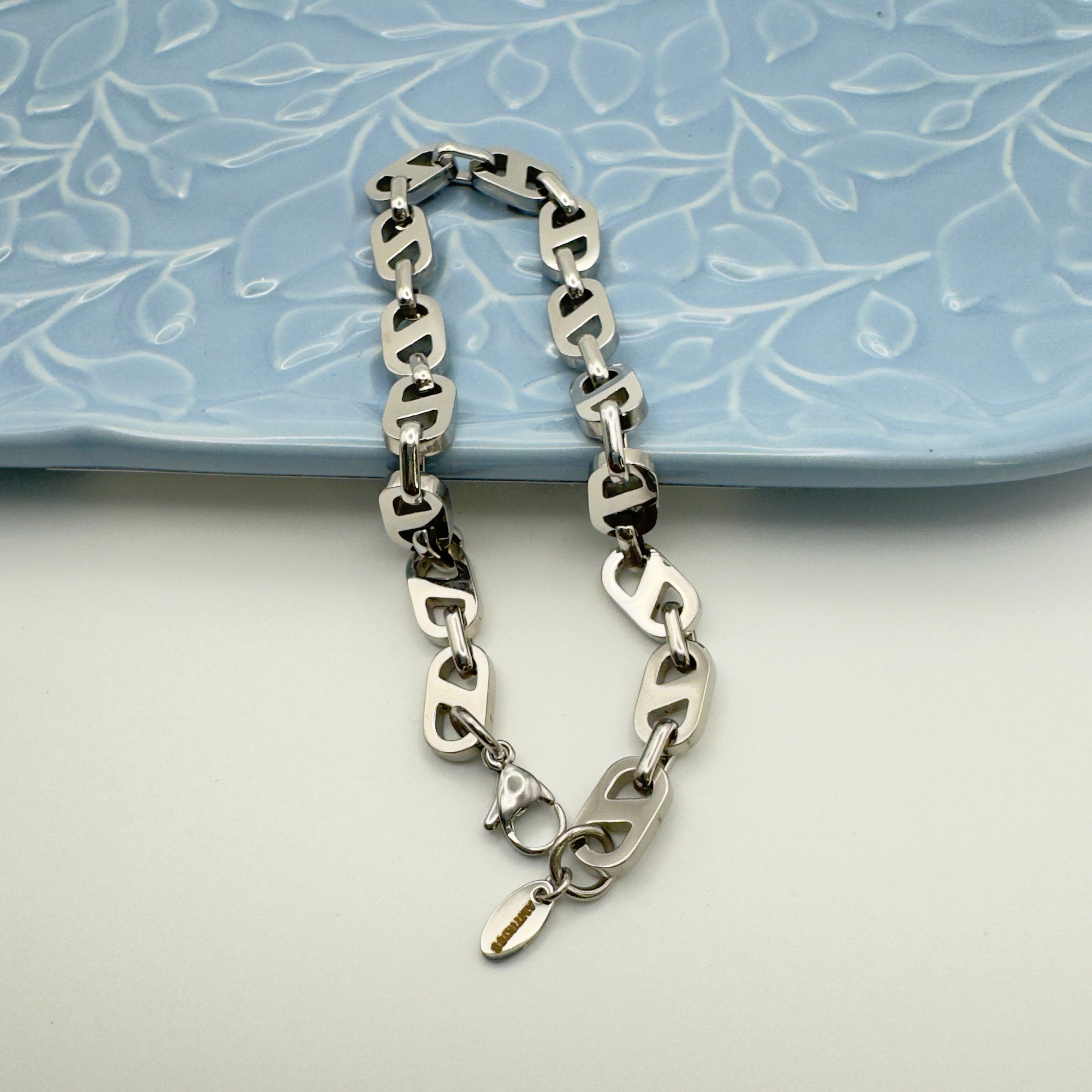Premium Stainless Steel Chain Link Bracelet - Hypoallergenic & Durable