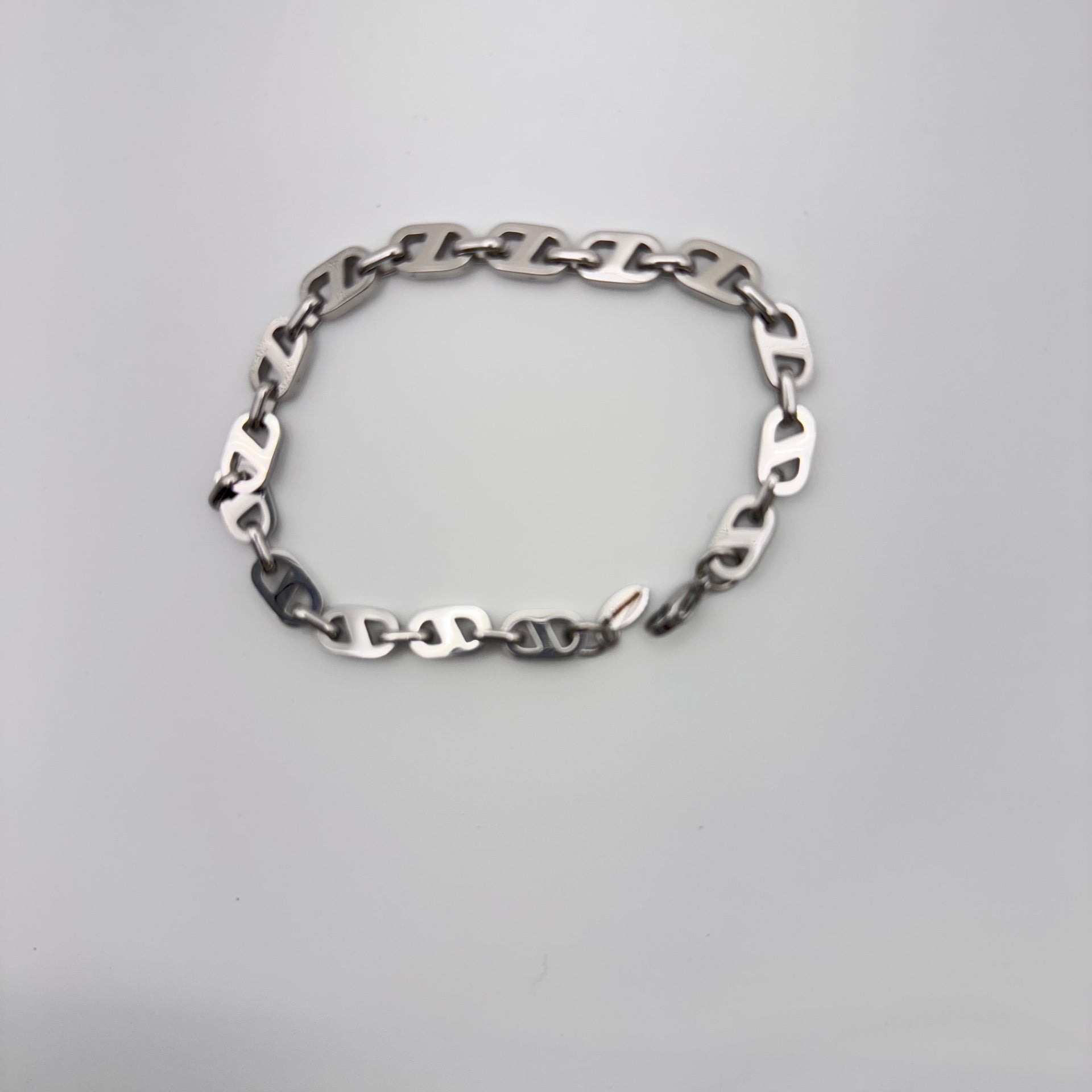 Premium Stainless Steel Chain Link Bracelet - Hypoallergenic & Durable