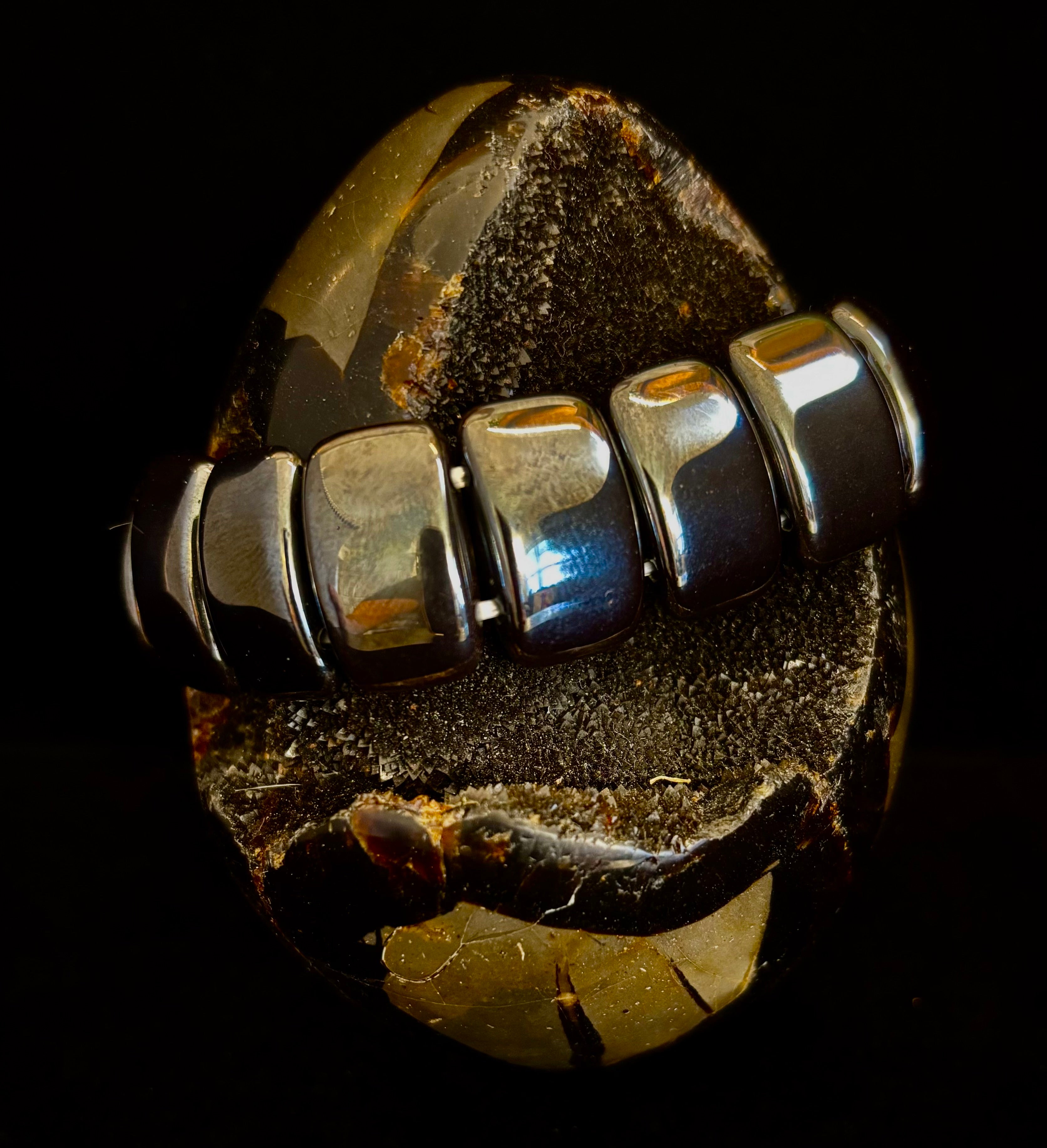 ⚡ Titan Strength Elliptical Bracelet — Grounded Confidence Energy (Larger Wrists)