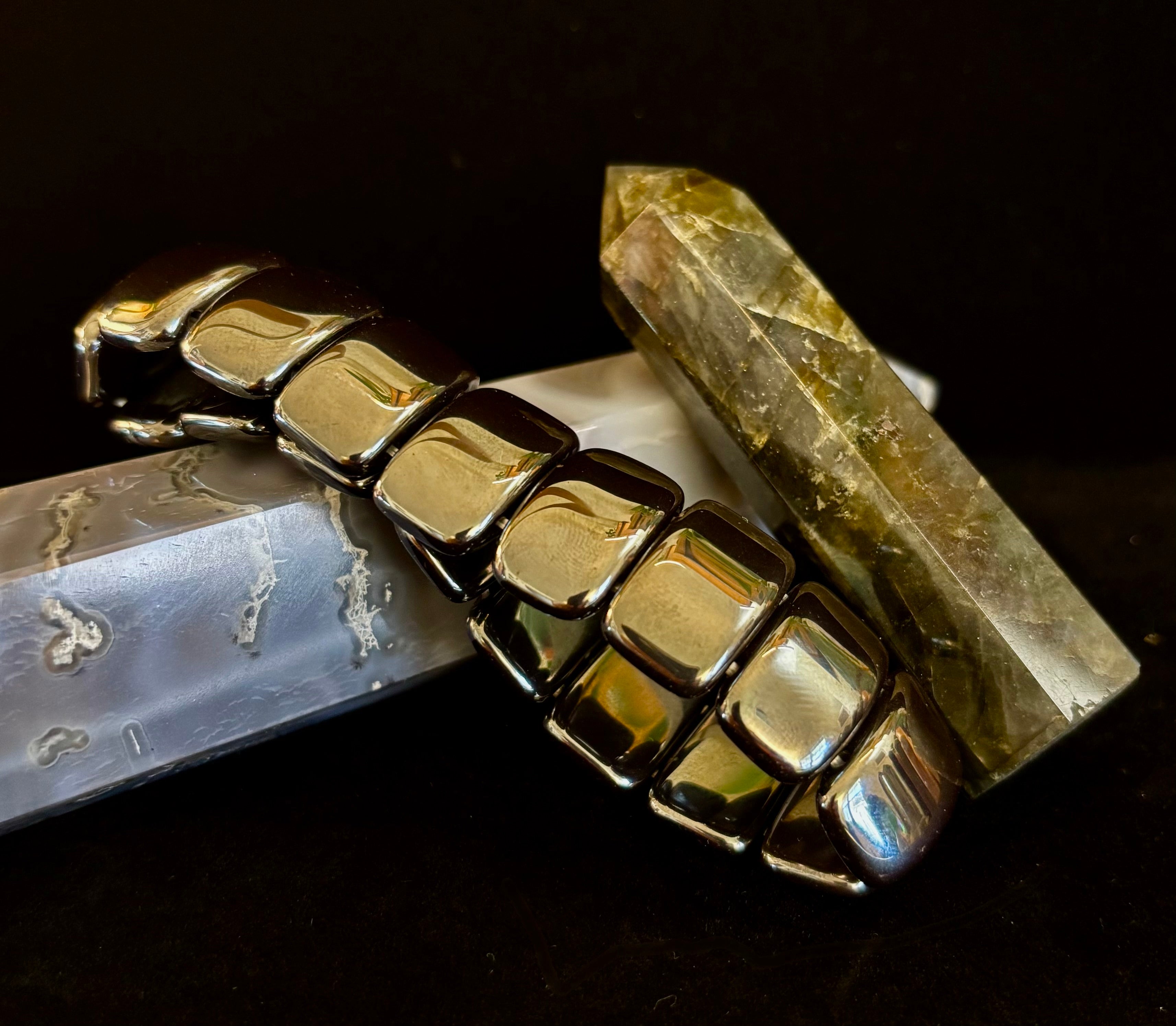 ⚡ Titan Strength Elliptical Bracelet — Grounded Confidence Energy (Larger Wrists)