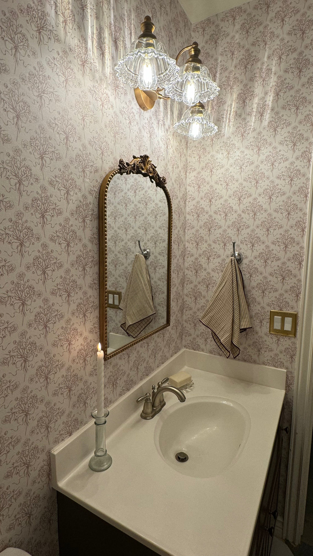Adeline Floral Wallpaper - Dusty-Rose & Off-White Cottagecore