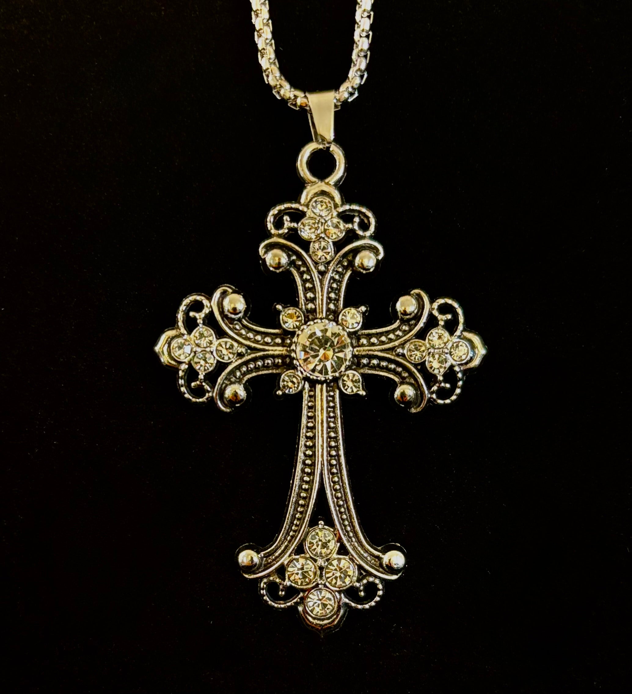 The Material Girl - Vintage Crystal Cross Pendant Necklace – Ornate Silver Tone
