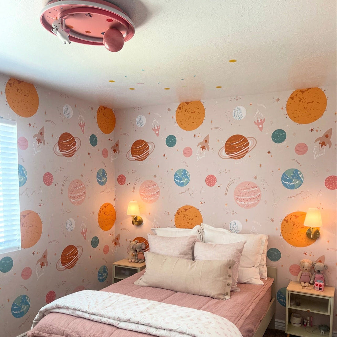 Venus multi-color whimsical wallpaper pattern for kids' rooms