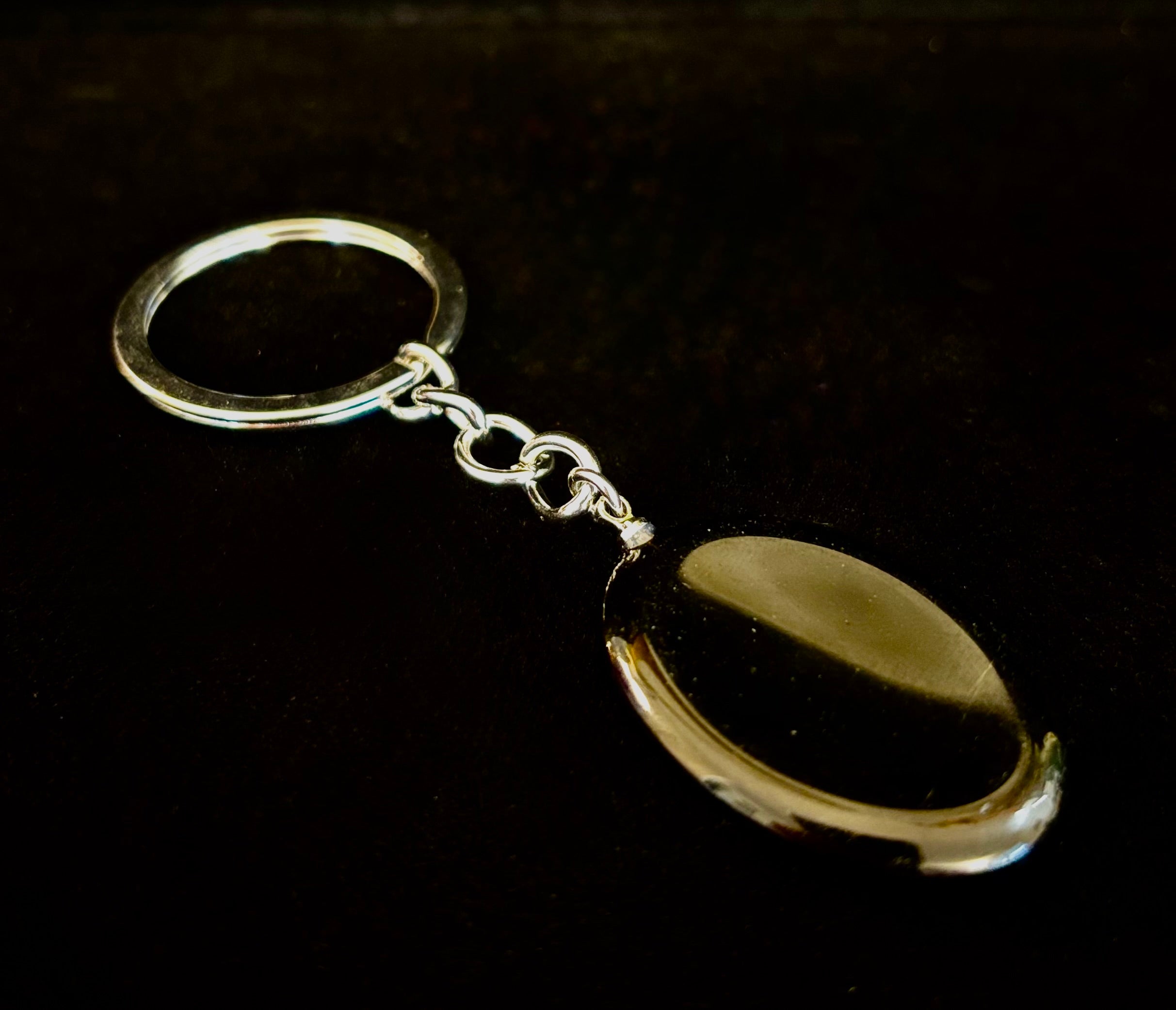 Natural Crystal Worry Stone Keychain – Amethyst, Clear Quartz, Obsidian, Tiger’s Eye, Green Aventurine & Rose Quartz (1.25”)