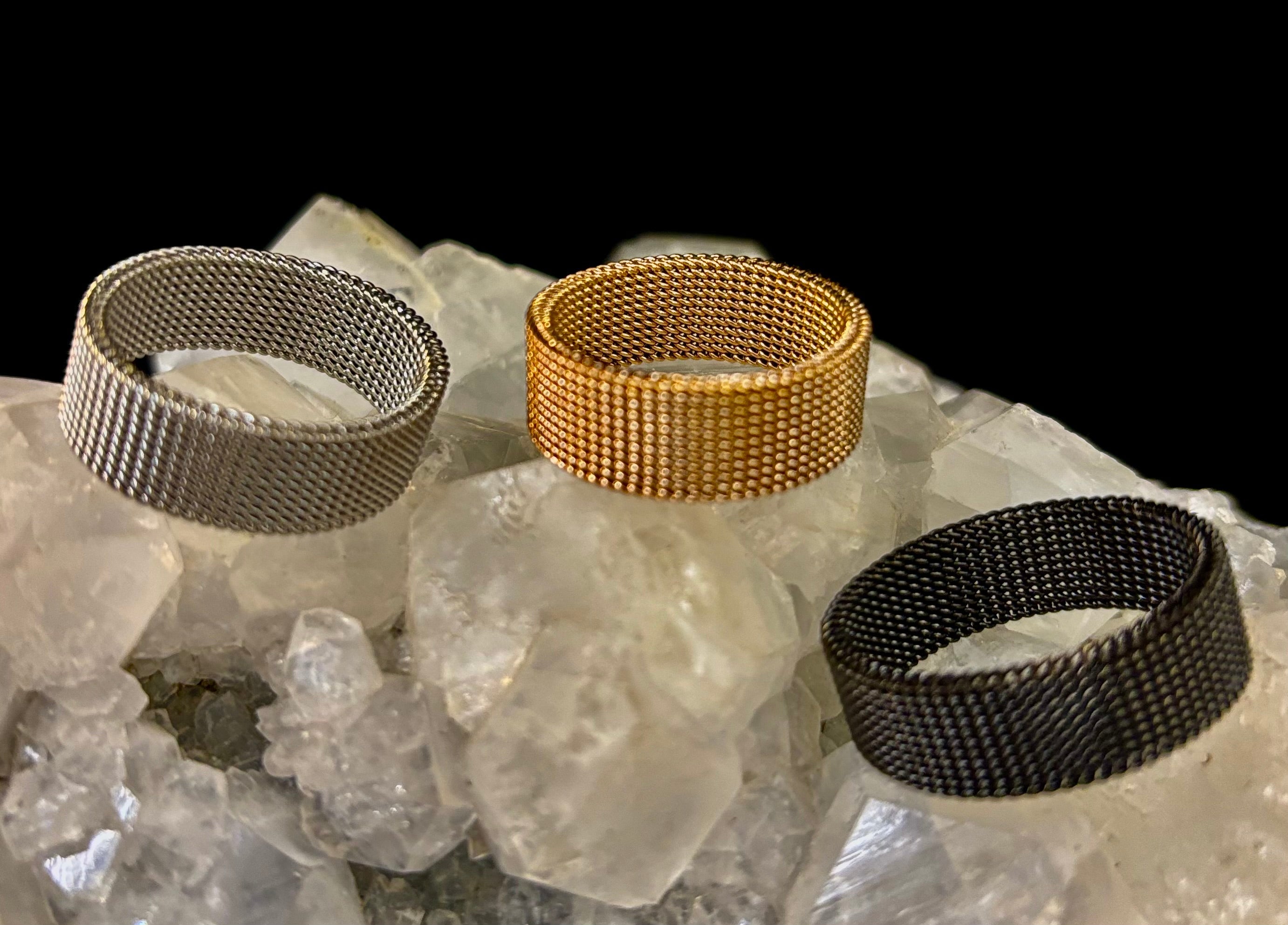 Unisex Stainless Steel Mesh Ring – Flexible, Modern Band in Black, Rose Gold & Silver Tones