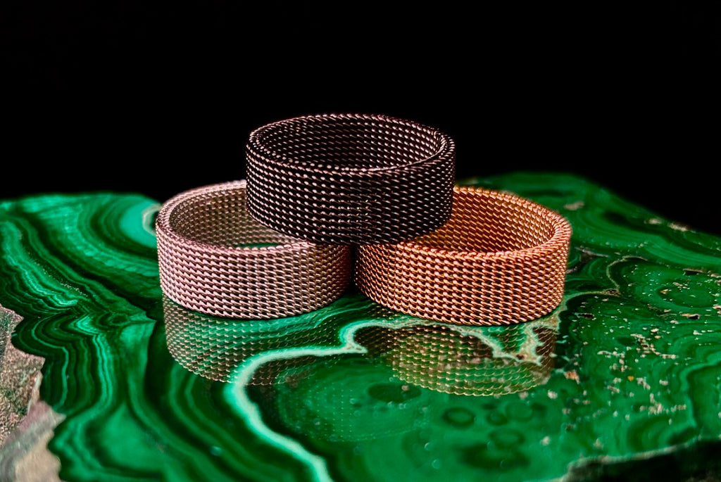 Unisex Stainless Steel Mesh Ring – Flexible, Modern Band in Black, Rose Gold & Silver Tones