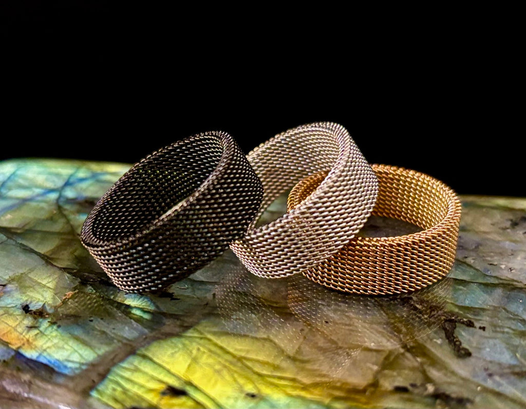 Unisex Stainless Steel Mesh Ring – Flexible, Modern Band in Black, Rose Gold & Silver Tones