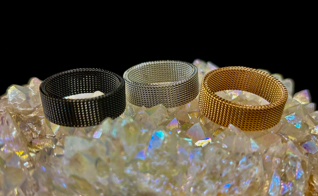 Unisex Stainless Steel Mesh Ring – Flexible, Modern Band in Black, Rose Gold & Silver Tones