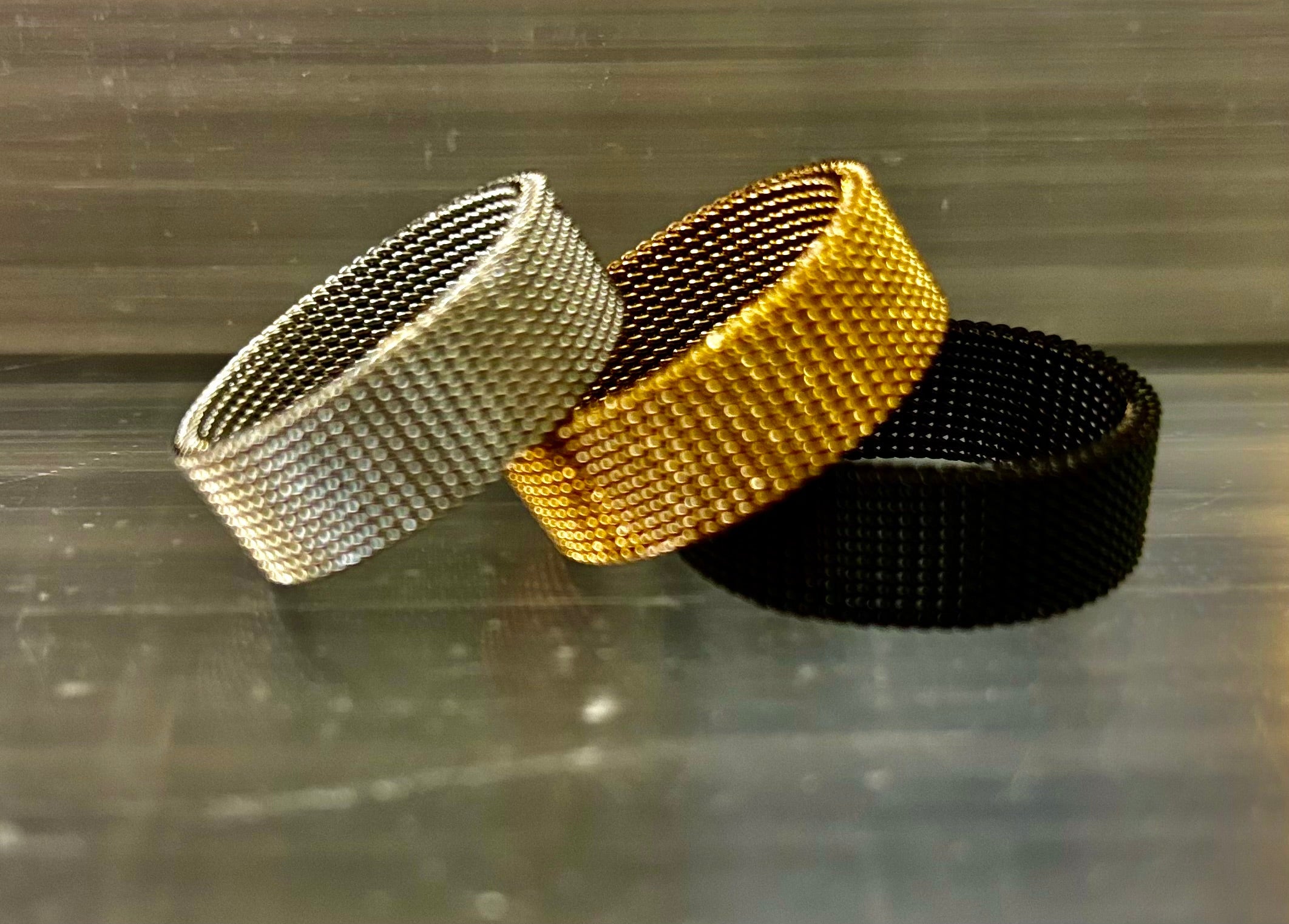 Unisex Stainless Steel Mesh Ring – Flexible, Modern Band in Black, Rose Gold & Silver Tones