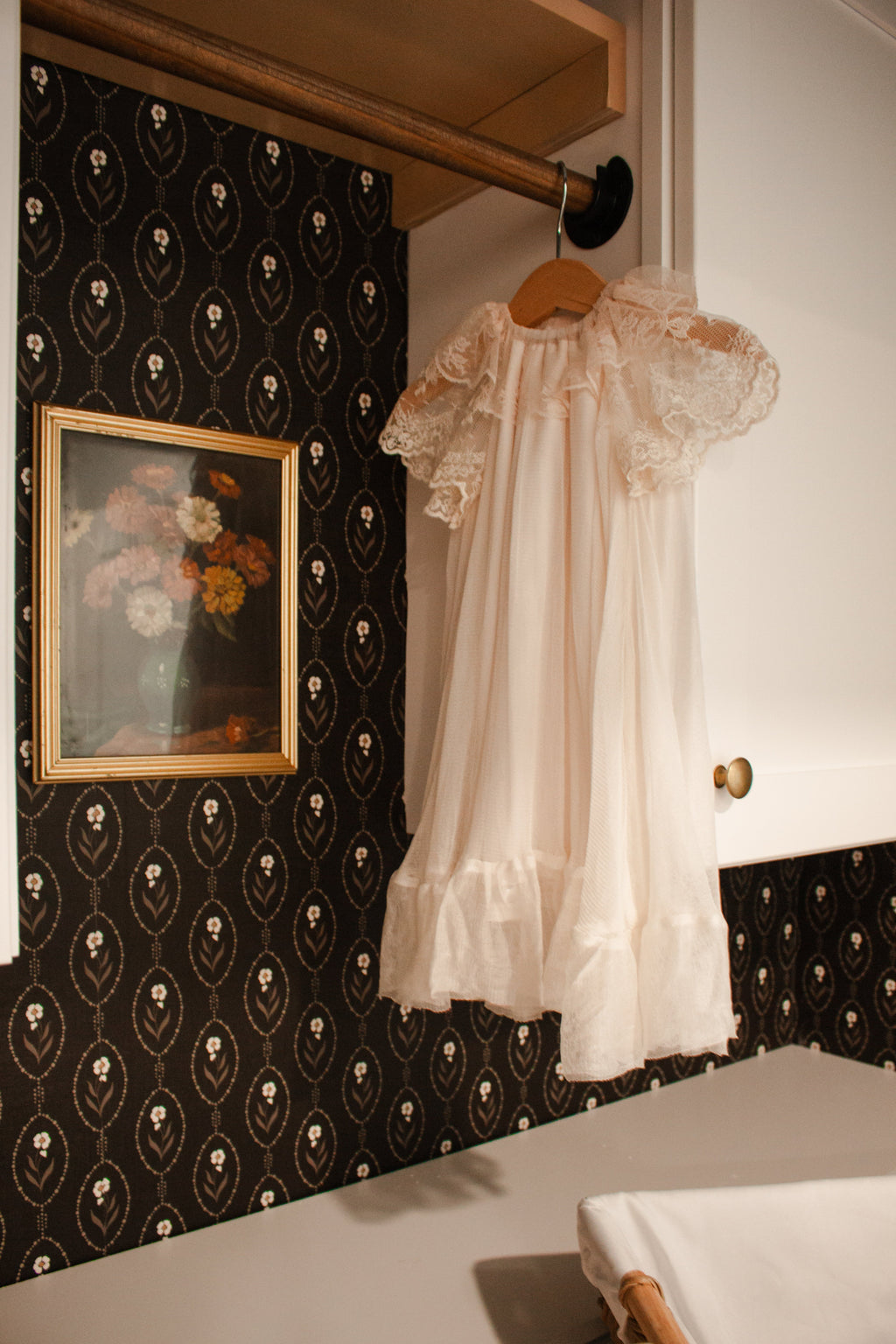 Isabella Floral Wallpaper - White, Brown & Taupe Vintage Style