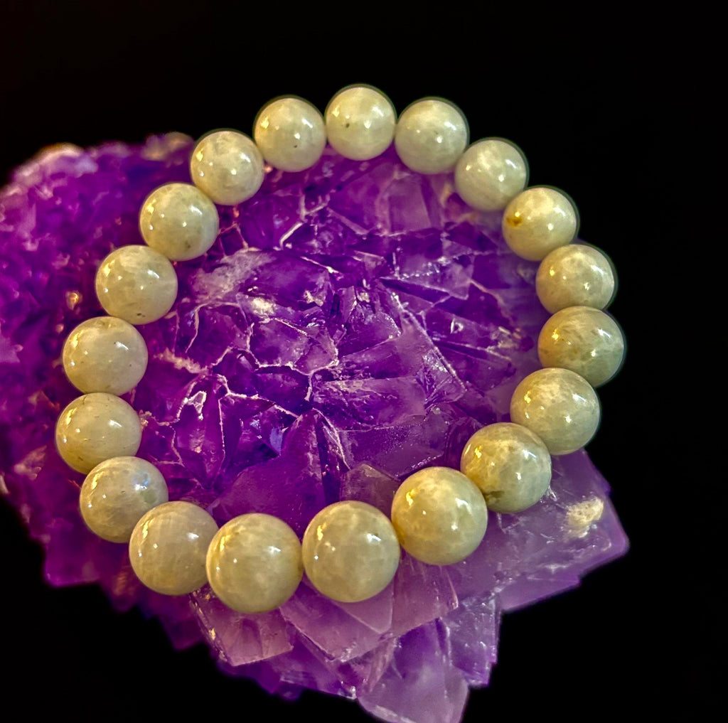 Reiki-Infused Rainbow Moonstone Power Bracelet – 10mm Beads (Medium Wrist)