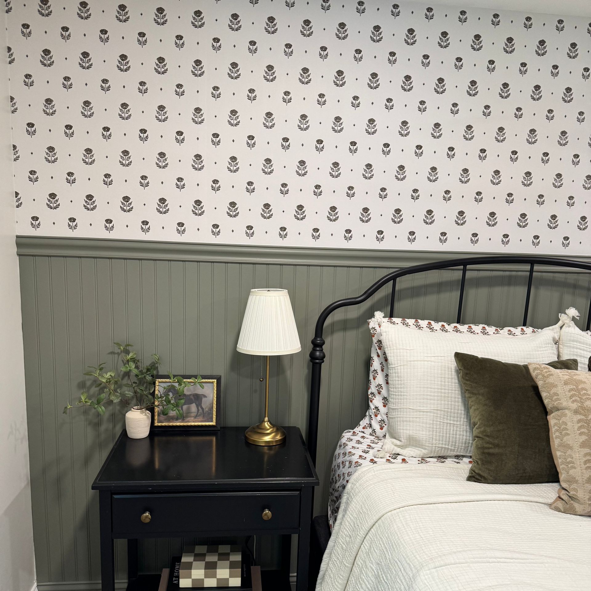 Delaney wallpaper design by Mackenzie Nelson