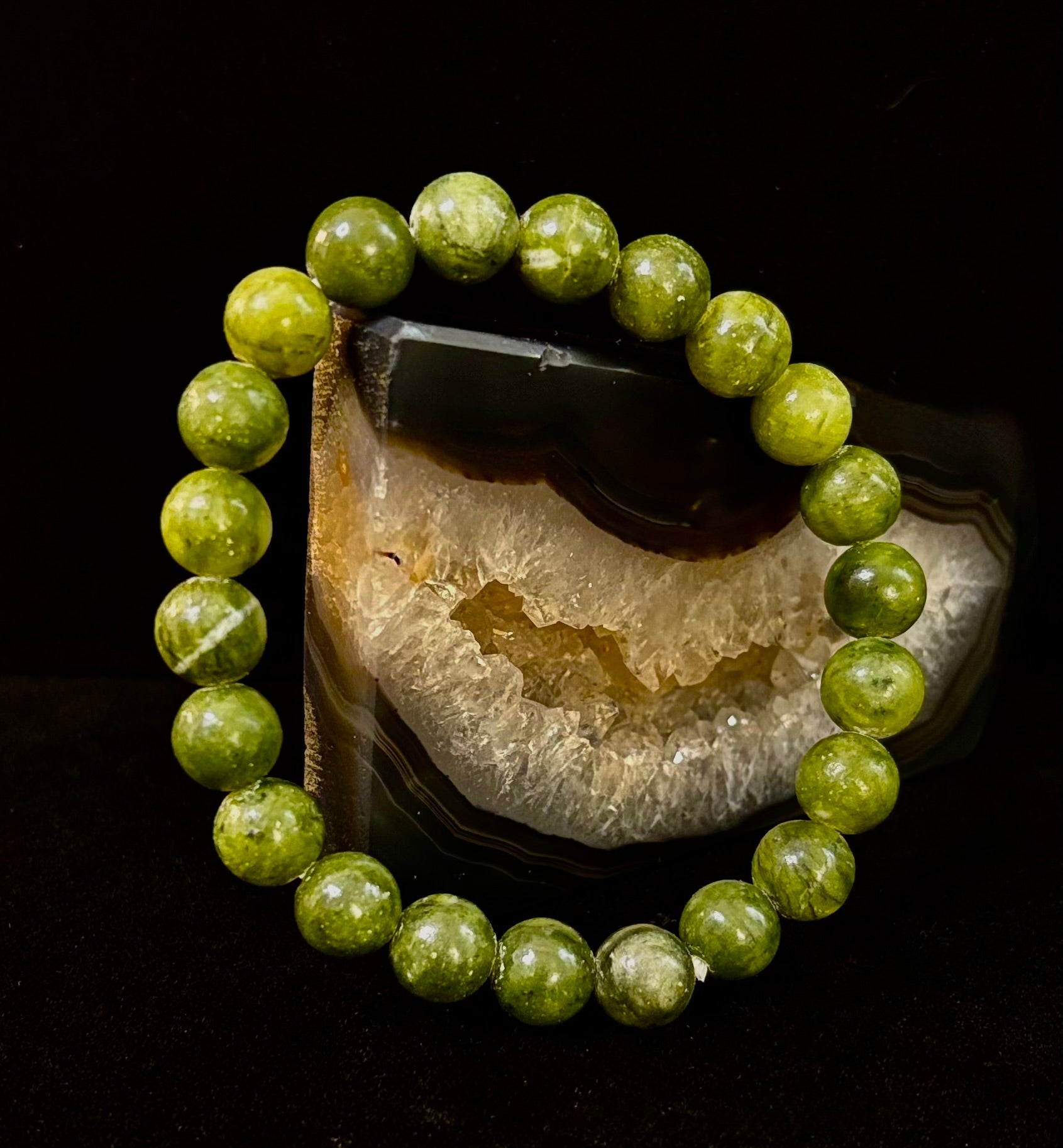 Reiki-Infused Nephrite Jade Bracelet – Abundance, Protection & Harmony