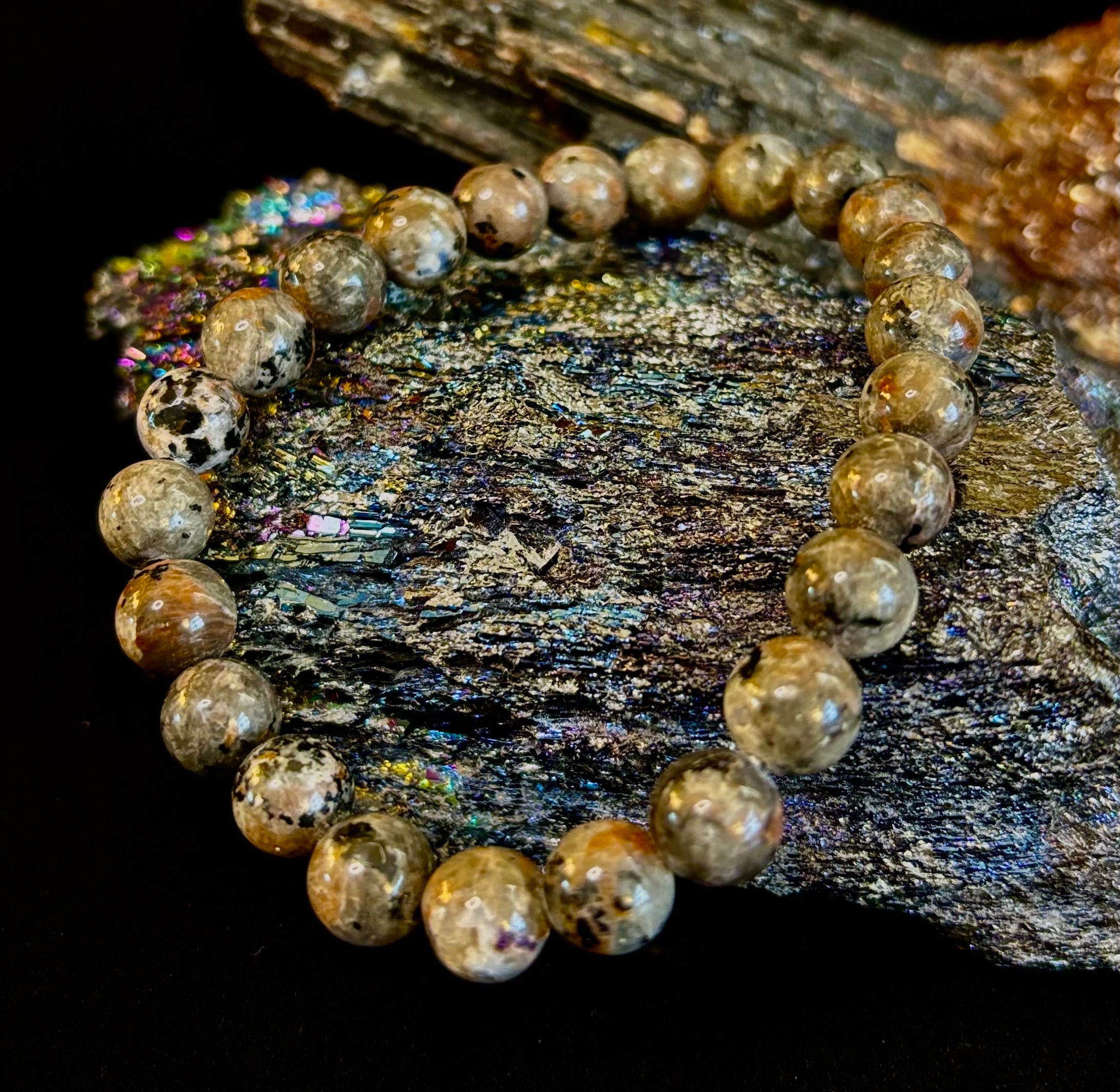 Yooperlite Grounding Bracelet – Natural UV Reactive Stone, 8mm Beads (Large Wrists)