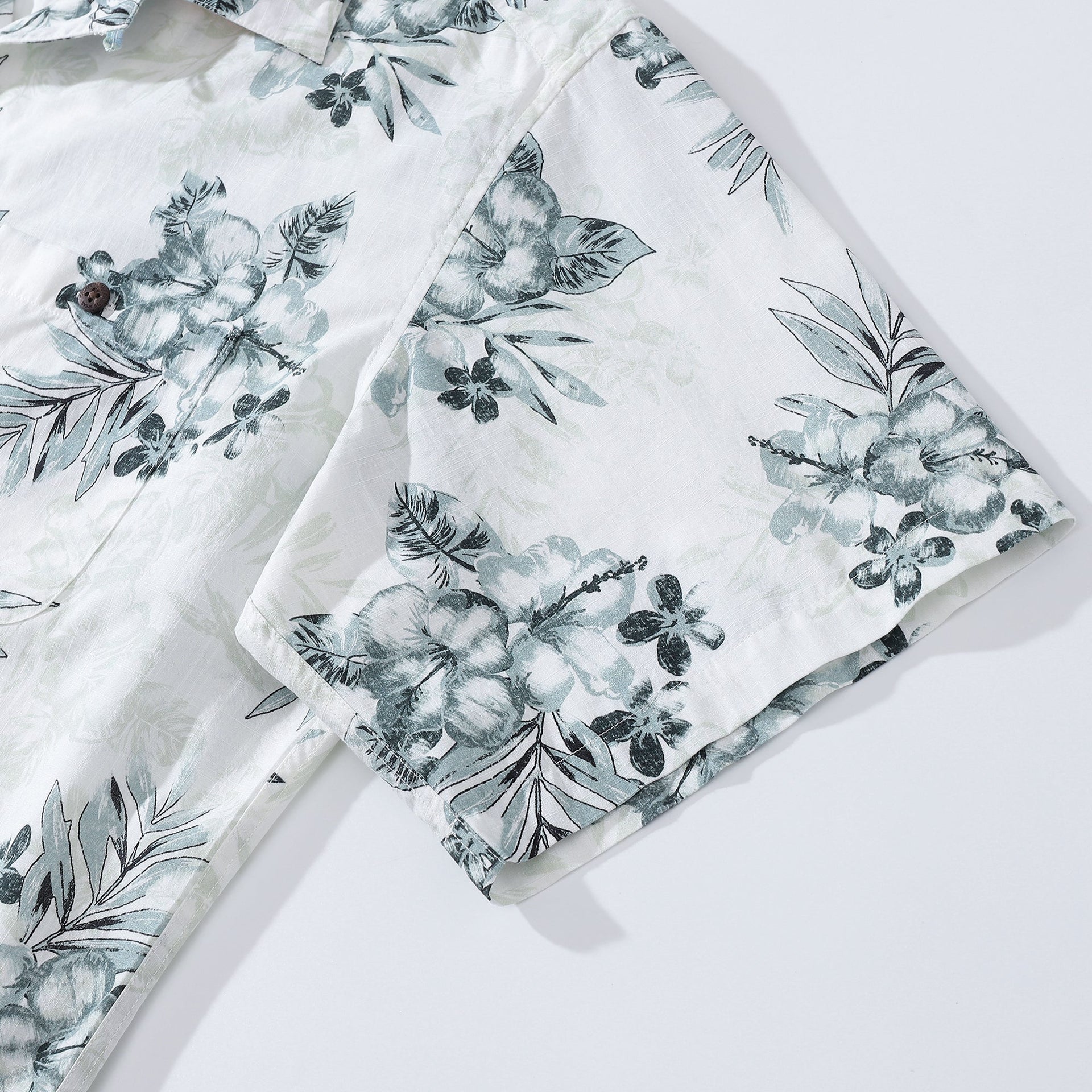 1920s Vintage Hibiscus and Palm Leaf Print Camp Aloha Shirt