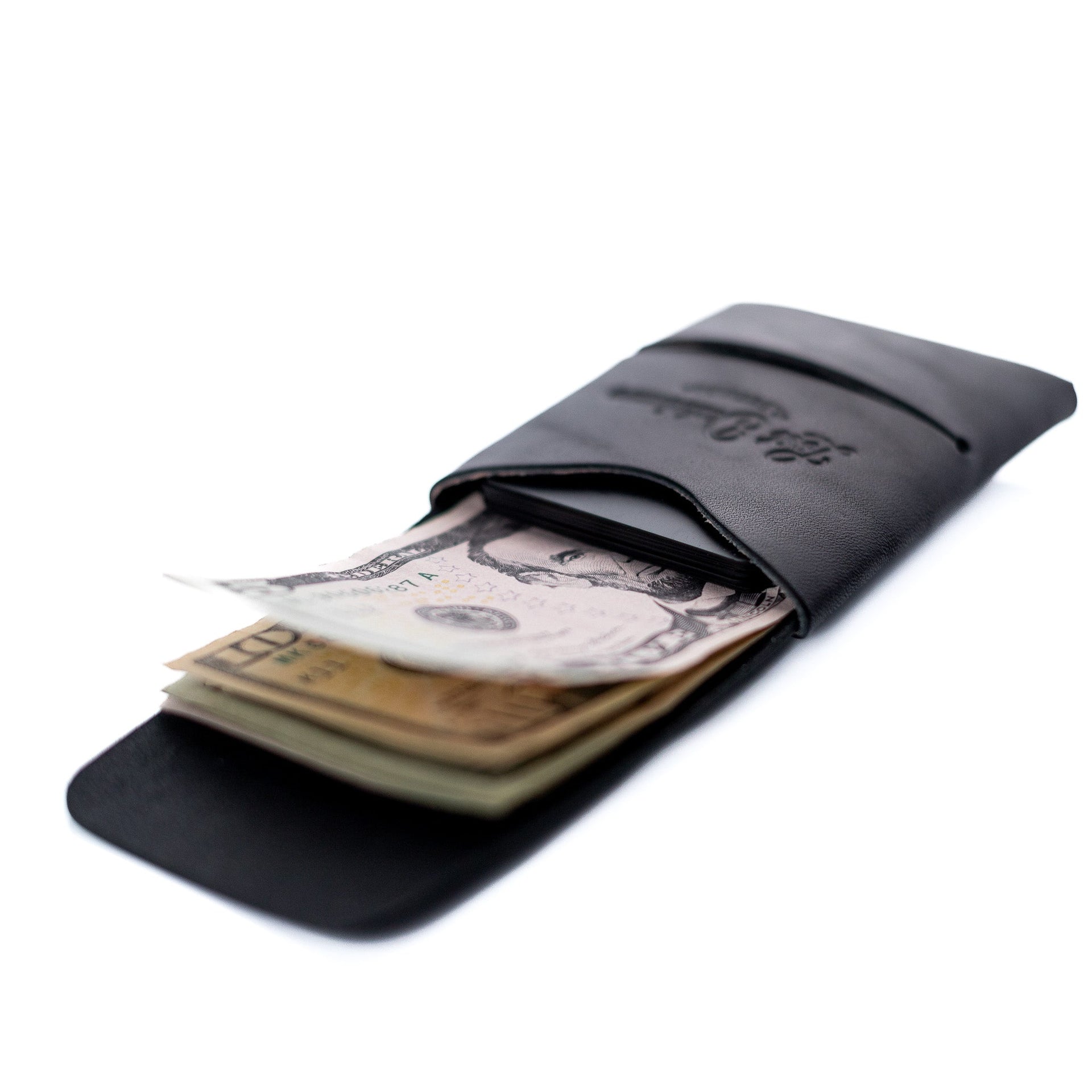 The Franklin Minimalist Full-Grain Leather Wallet in Black
