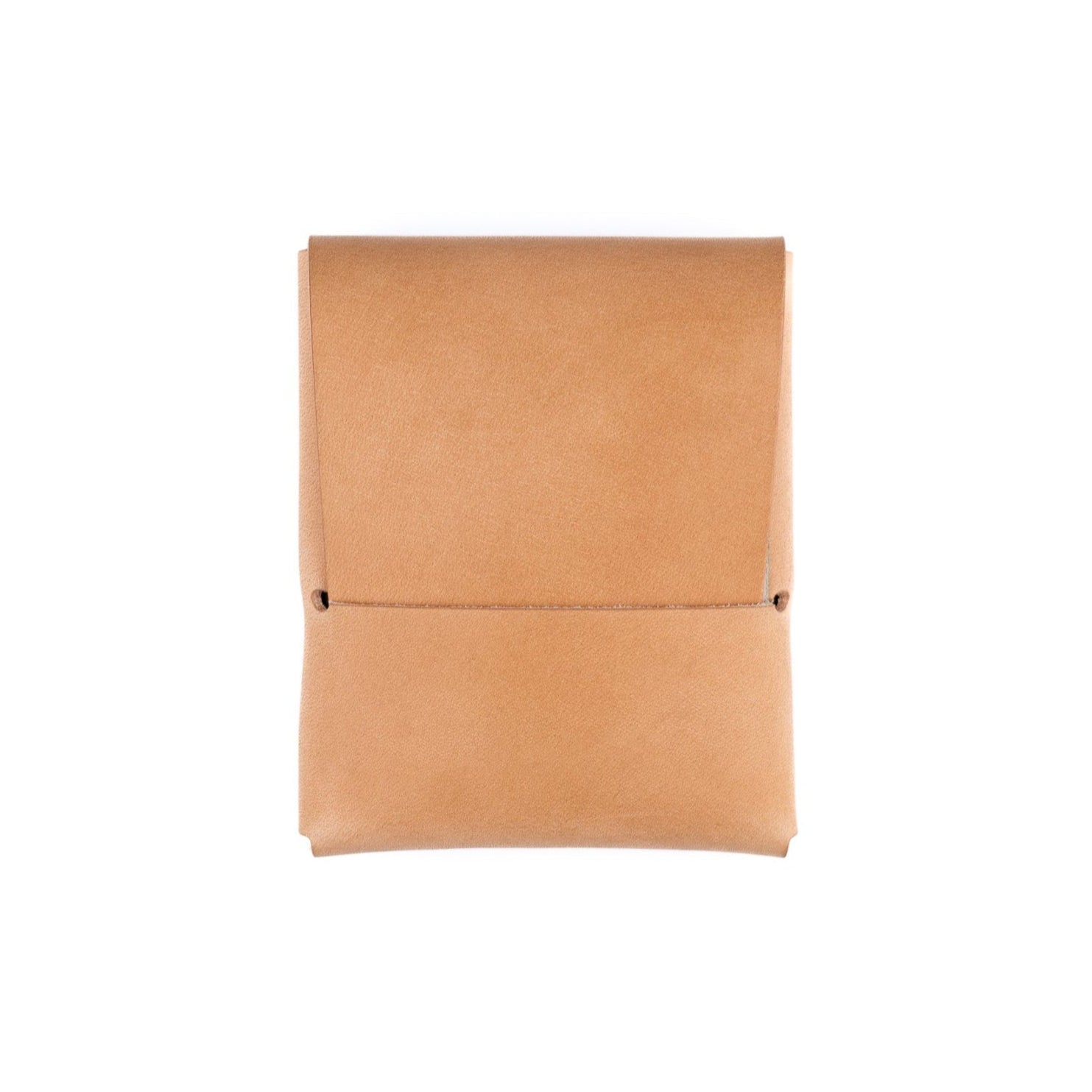 The Franklin classic minimalist leather wallet in russet.