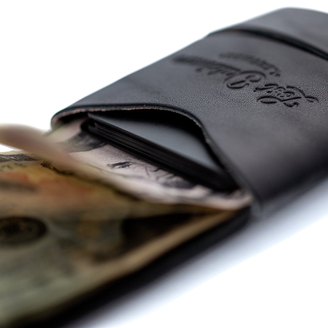 The Franklin Minimalist Full-Grain Leather Wallet in Black