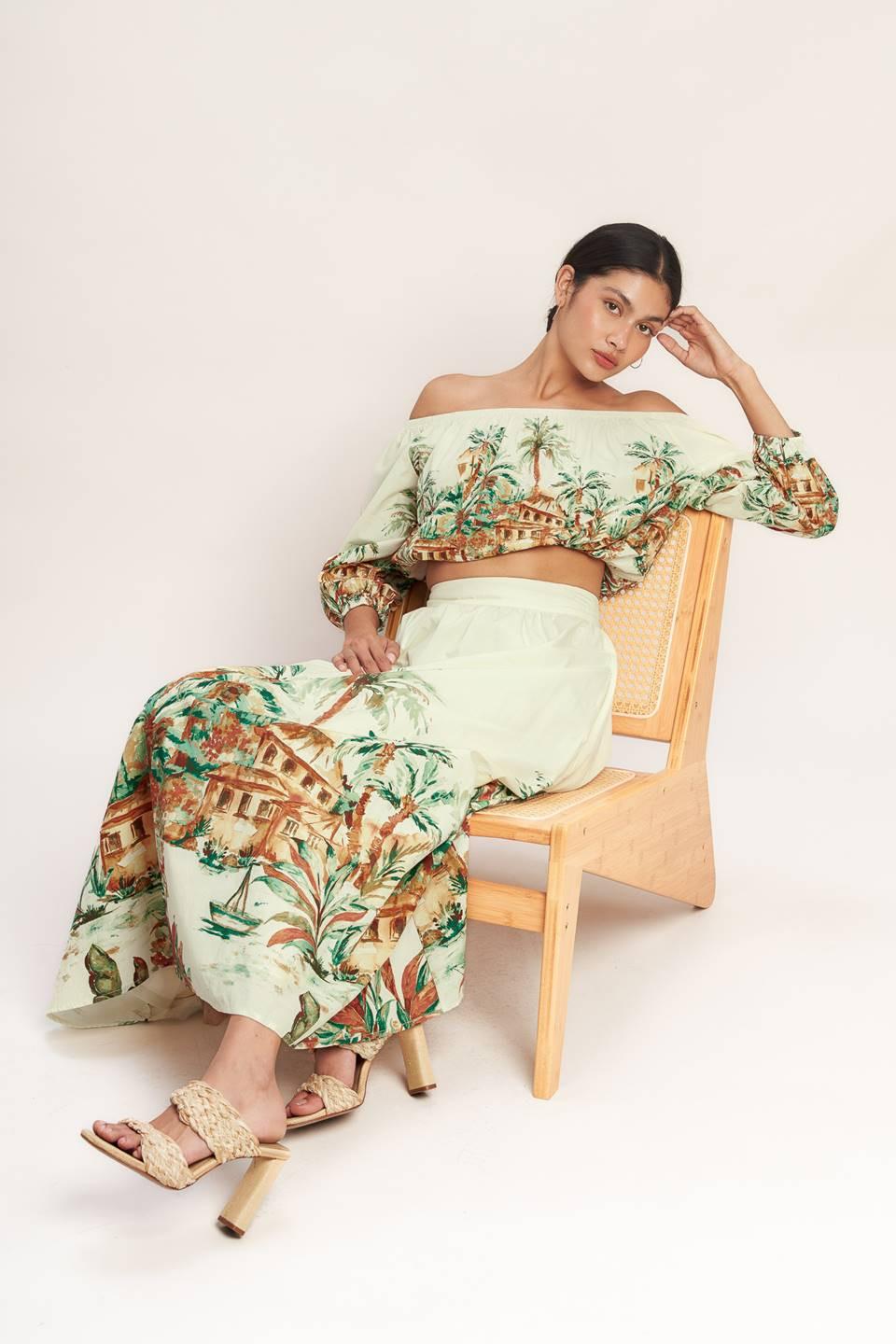 Printed Off-Shoulder 3/4 Sleeve Woven Crop Top for Women