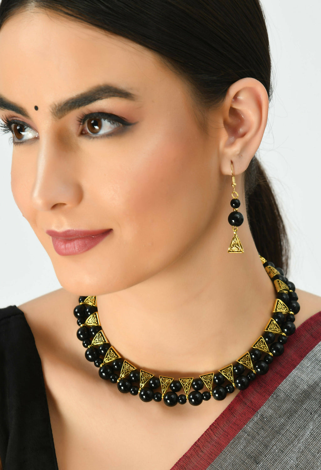 Gold-Polished Pearl Work Choker Necklace in Black and Gold