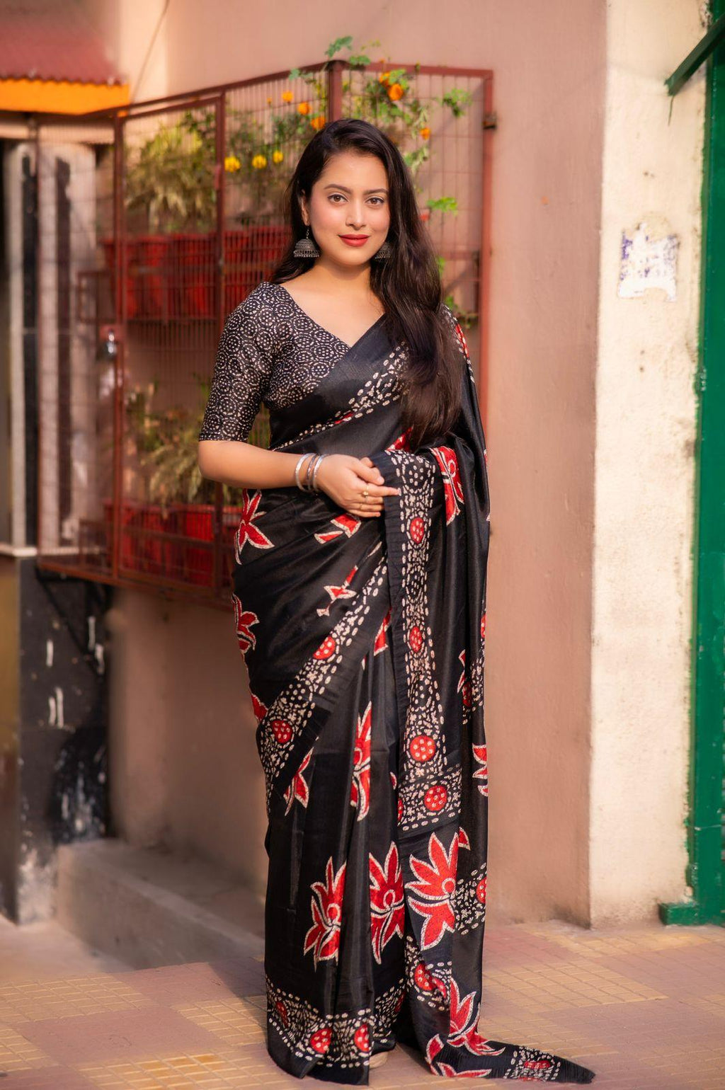 Black Silk Blend Ethnic Motifs Saree with Unstitched Blouse - Hiral Fashion