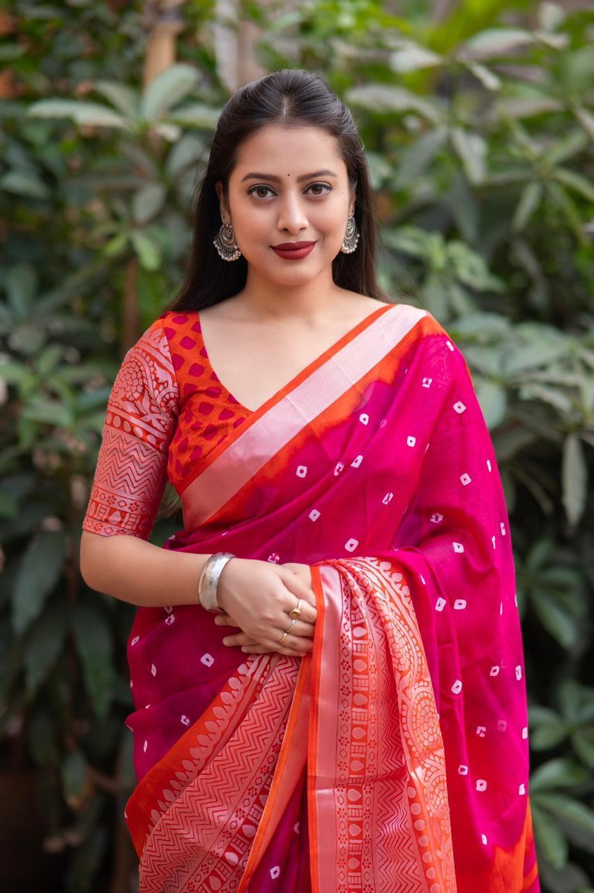Rani Jute Silk Ethnic Motifs Saree with Crush Effect