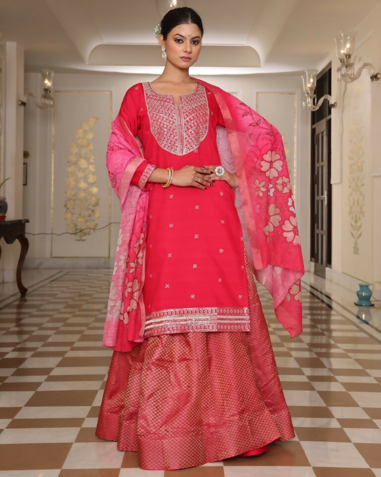 Pink Cotton Silk Floral Embroidered Kurta Set for Women