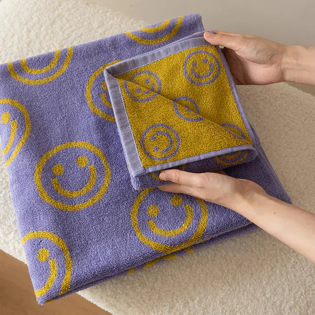 2-Sided Smile Pattern Combed Cotton Face Towel