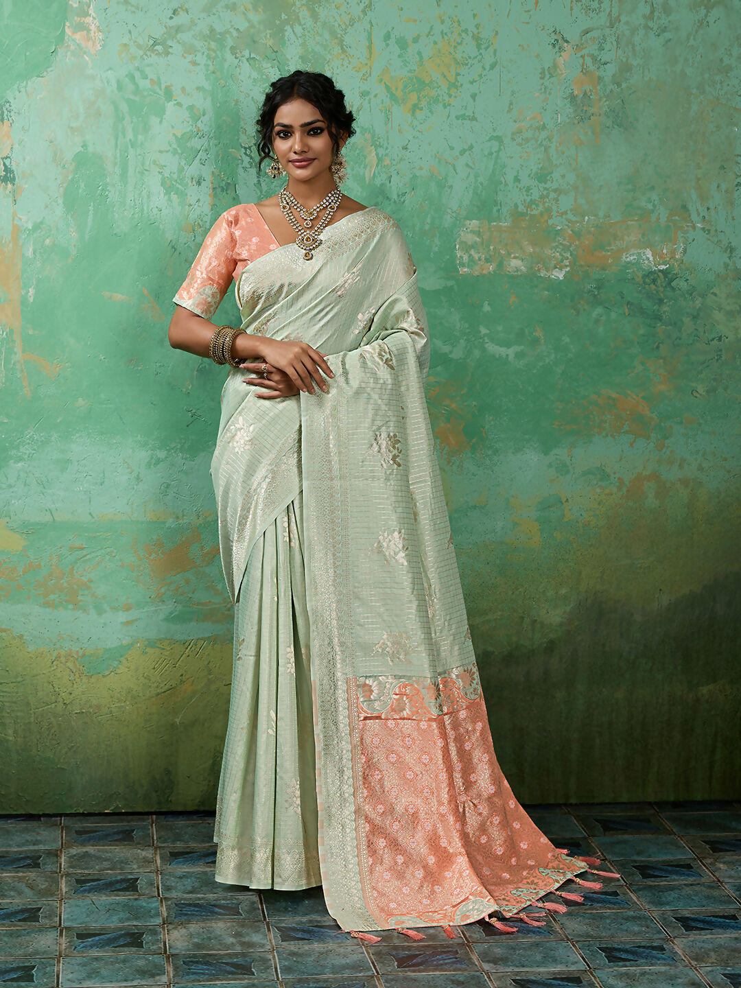 Vibrant Rama Green linen cotton saree with matching blouse piece