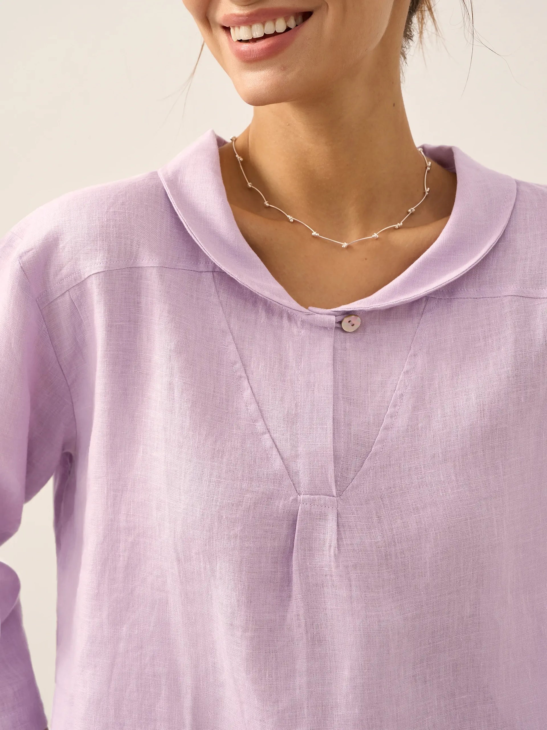 Jade Linen V-Neck Half Sleeve Top