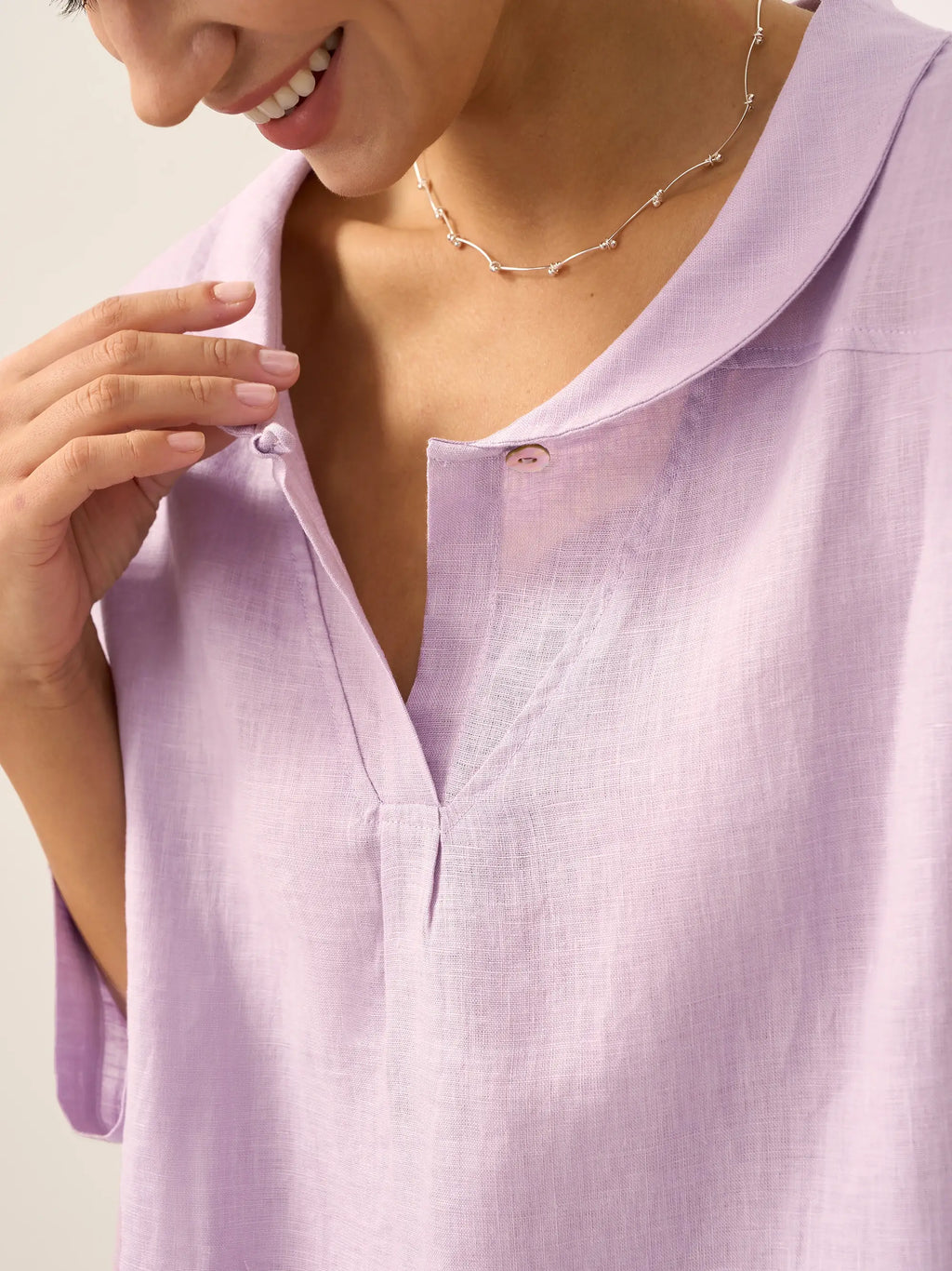 Jade Linen V-Neck Half Sleeve Top