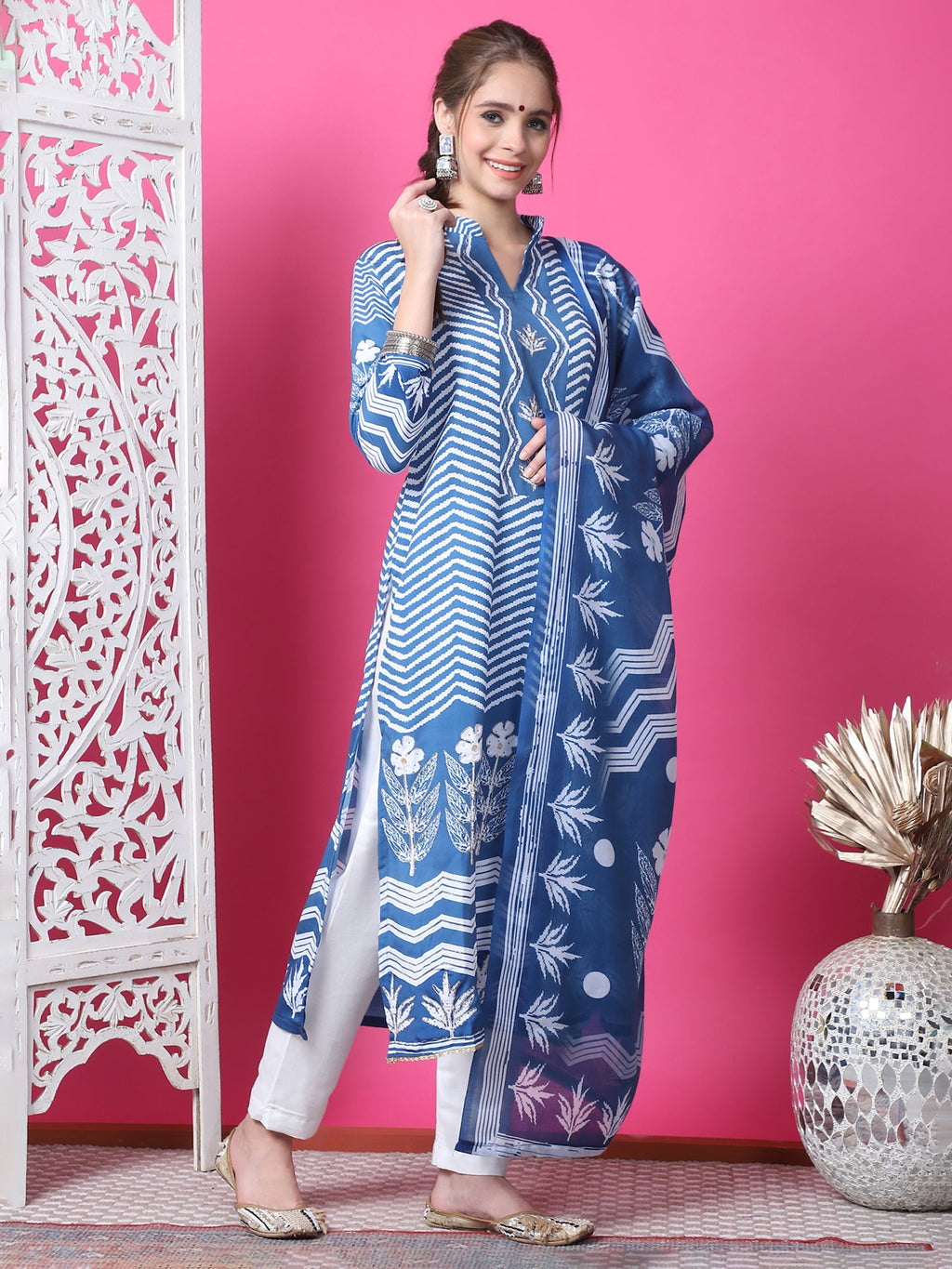 Indigo Blue Cotton Geometric Digital Print Kurta Set with Jari Work