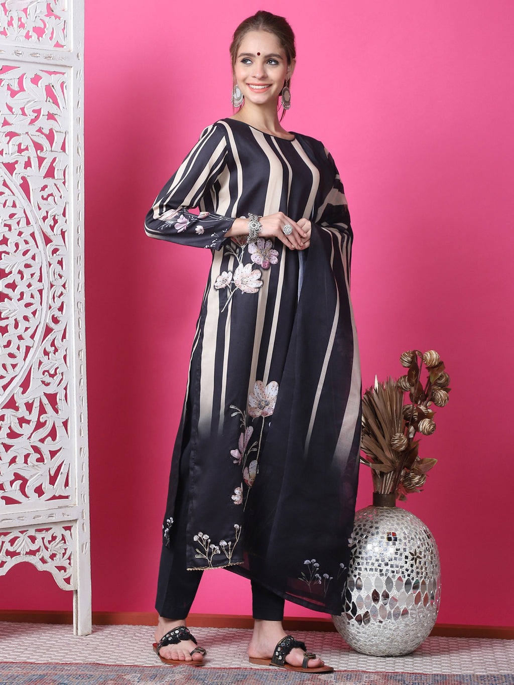 Black Cotton Geometric Print Kurta Set with Jari and Crystal
