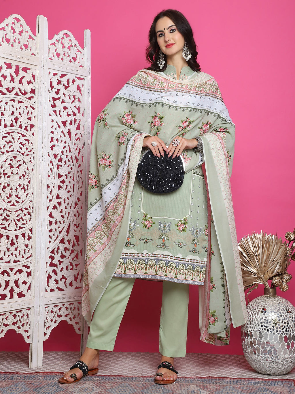 Women's Green Cotton Floral Kurta Set with Resham Thread Work