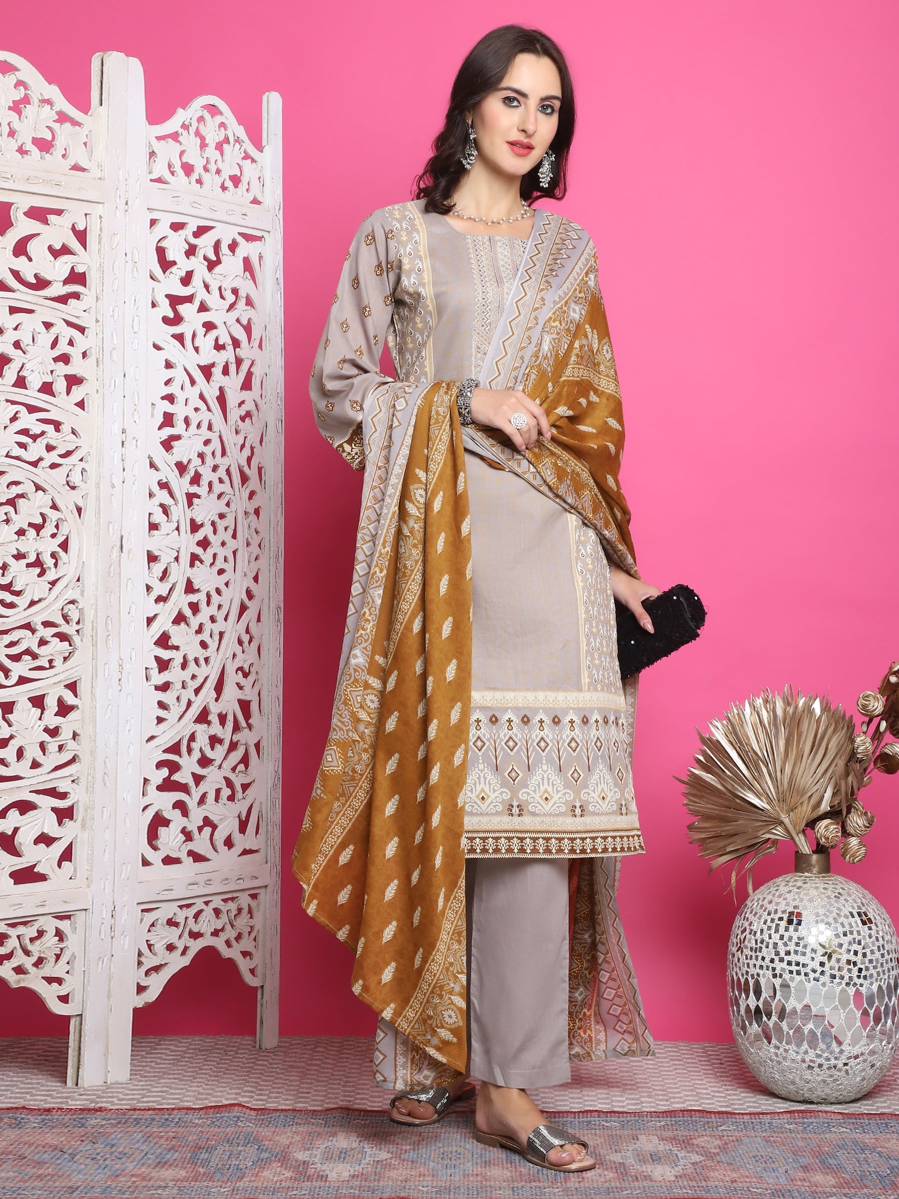 Grey Cotton Floral Digital Print Kurta Set with Resham Thread Work