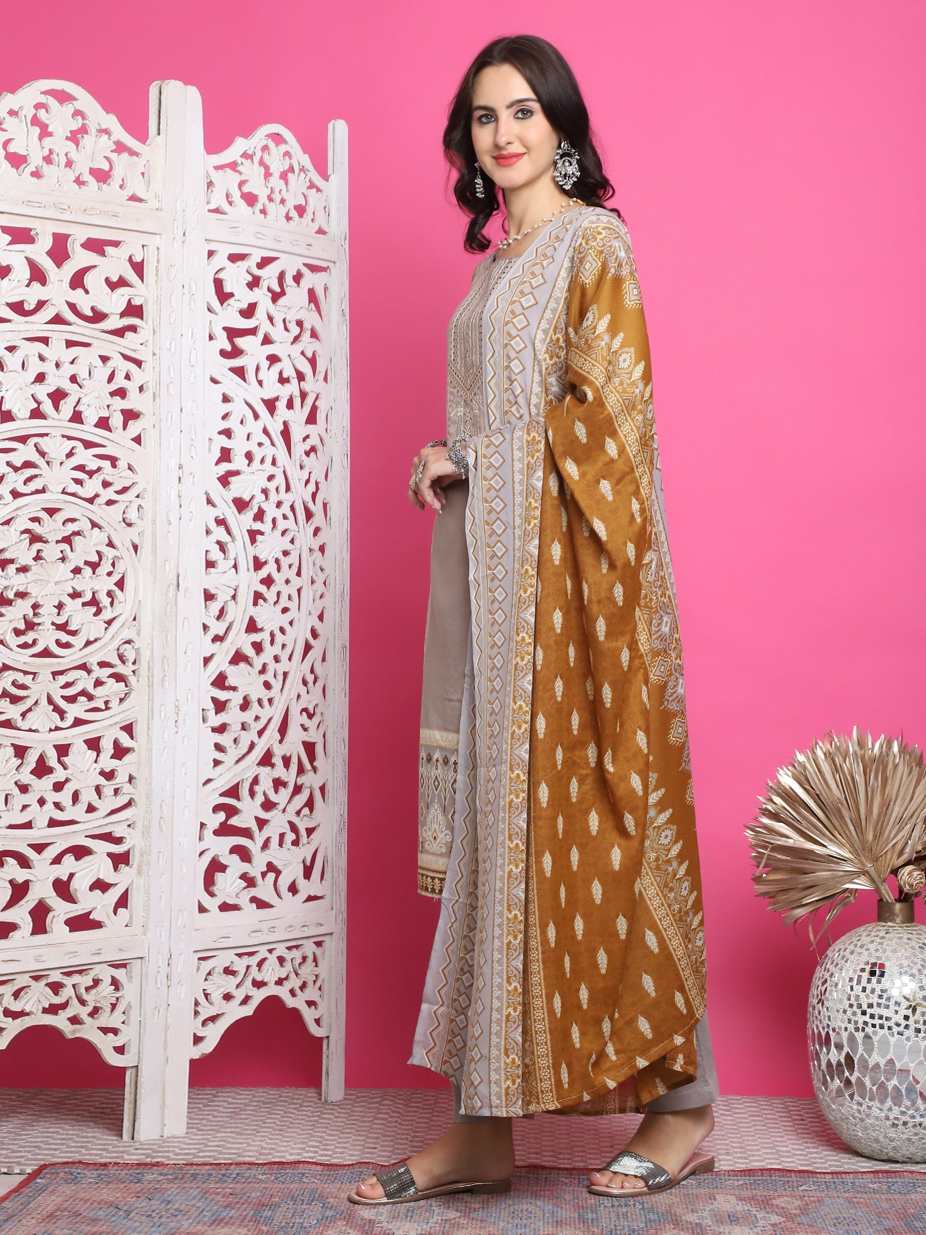 Grey Cotton Floral Digital Print Kurta Set with Resham Thread Work