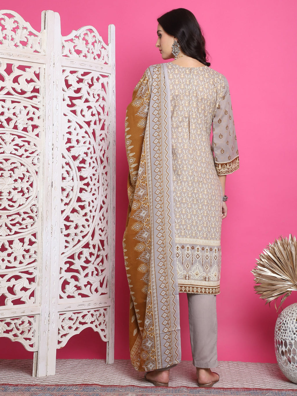 Grey Cotton Floral Digital Print Kurta Set with Resham Thread Work