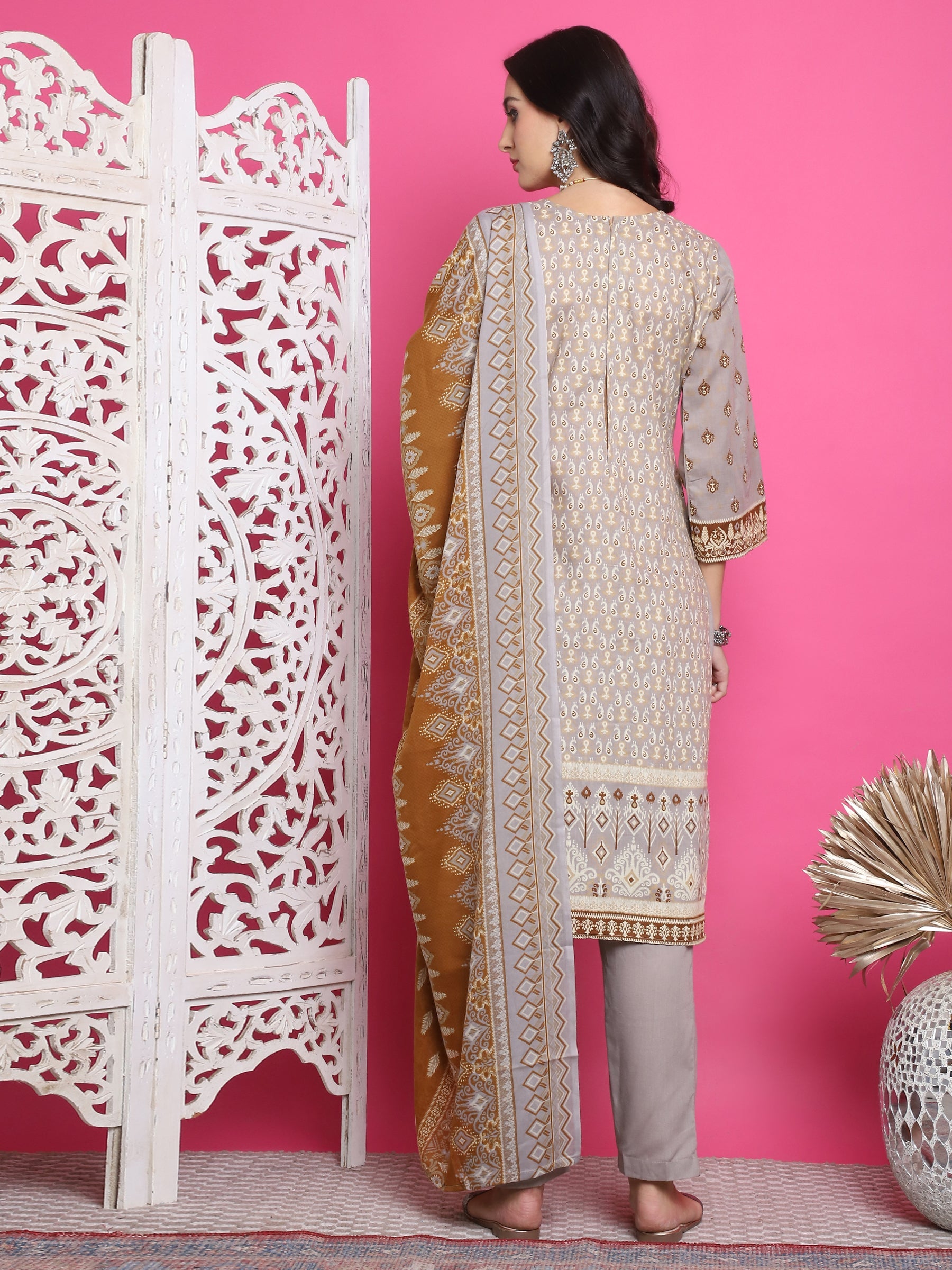 Grey Cotton Floral Digital Print Kurta Set with Resham Thread Work