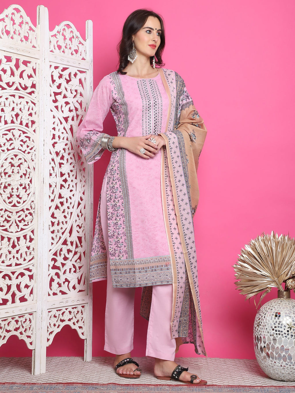 Women's Pink Cotton Floral Kurta Set with Resham Thread Work