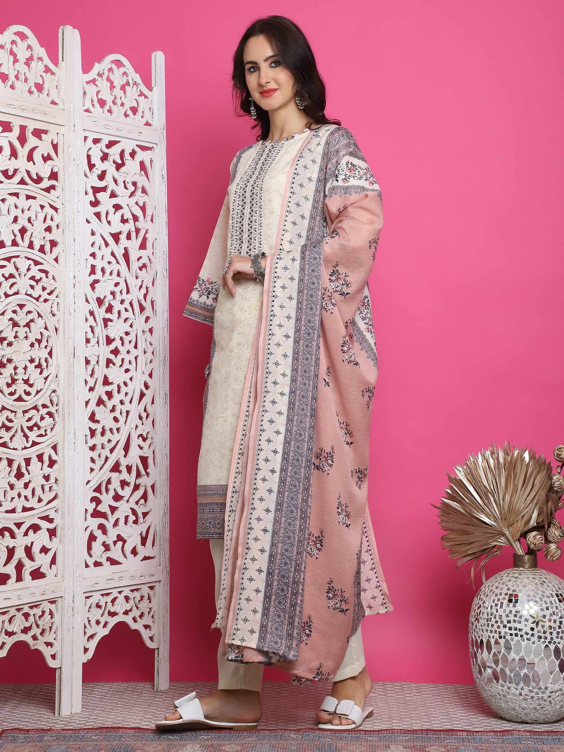 Women's Cream Cotton Floral Print Kurta Set with Resham Embroidery