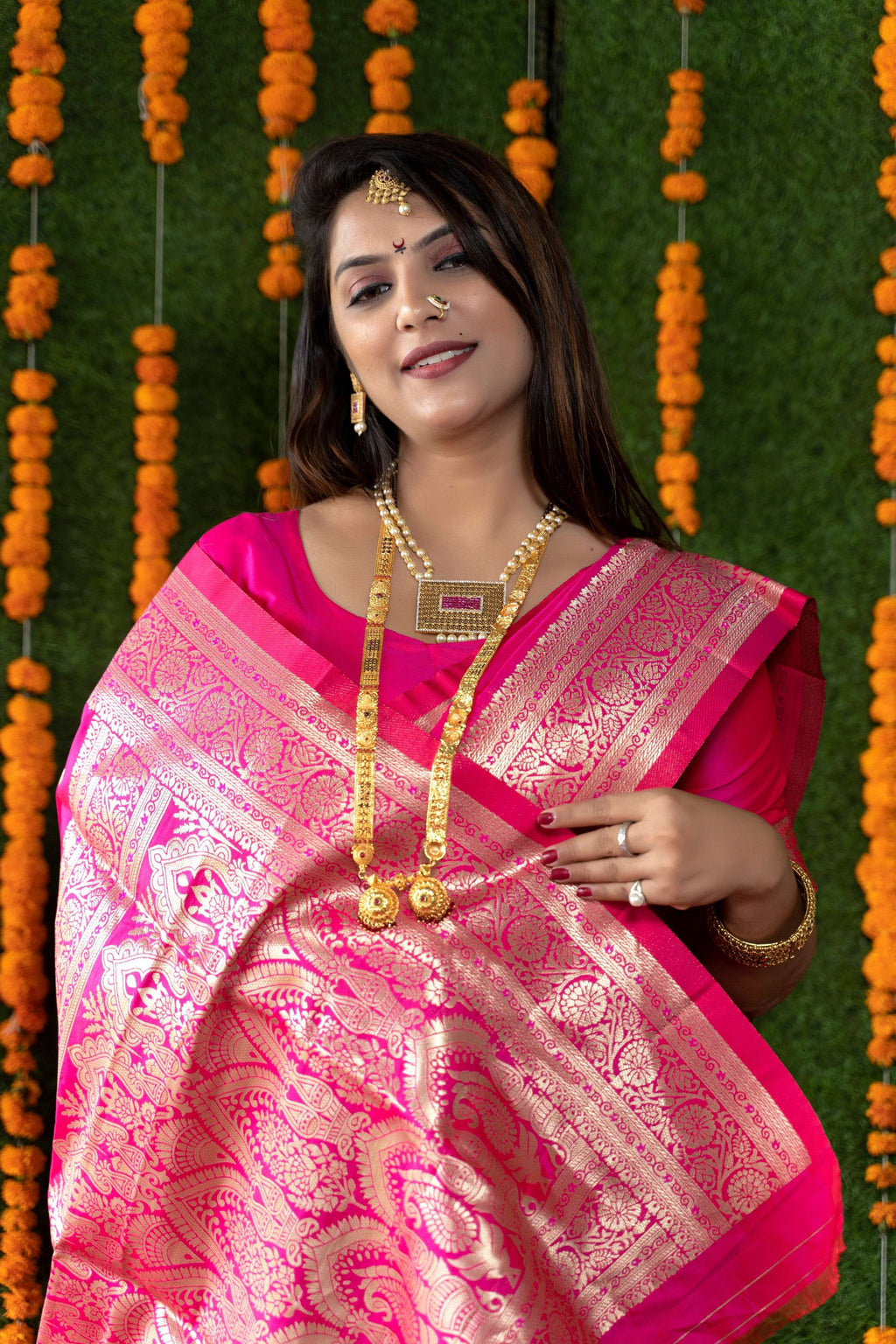Women's Rani Pink Handloom Banarasi Silk Saree with Zari Work