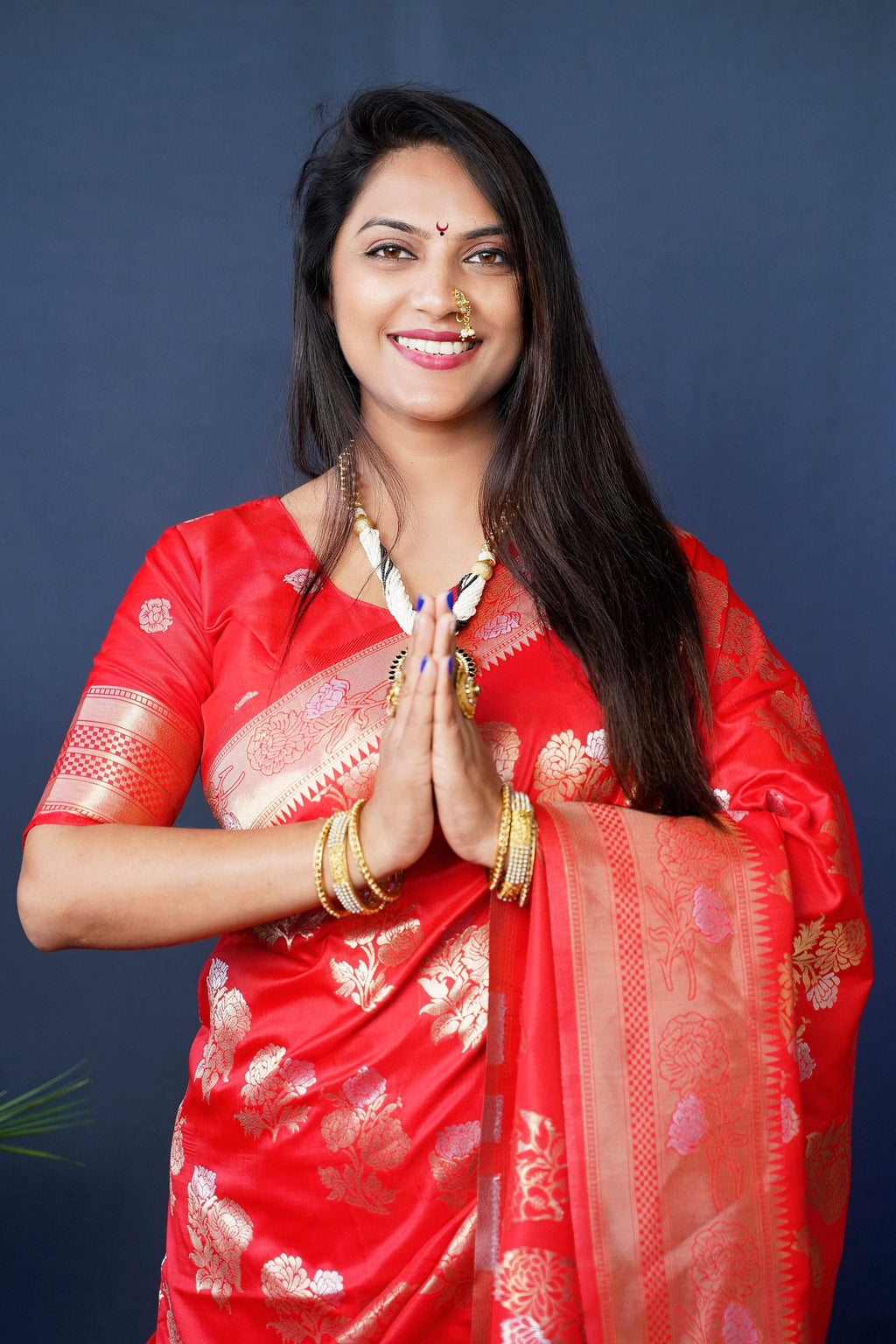 Red Handloom Banarasi Silk Saree with Zari Woven Border & Blouse