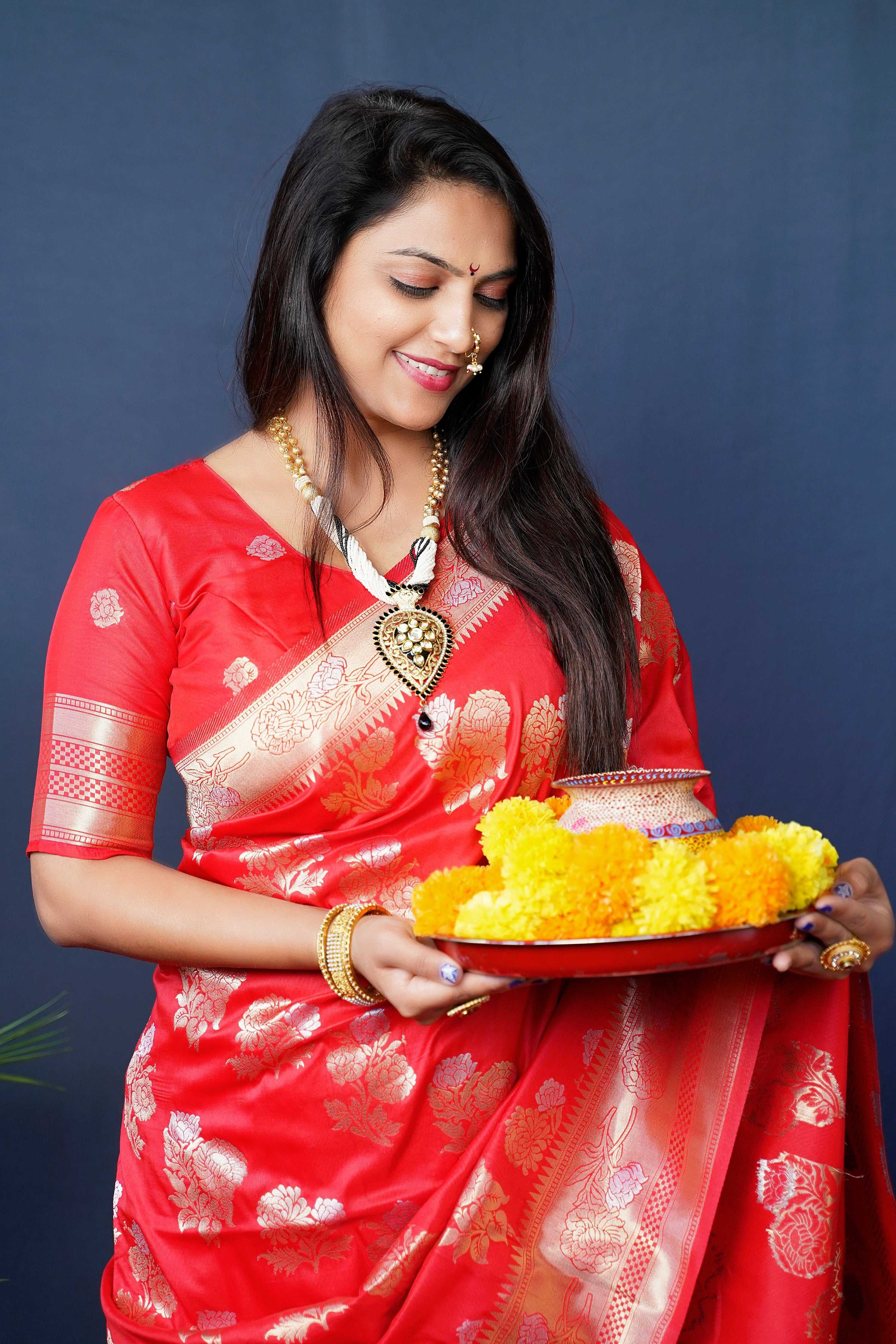 Red Handloom Banarasi Silk Saree with Zari Woven Border & Blouse