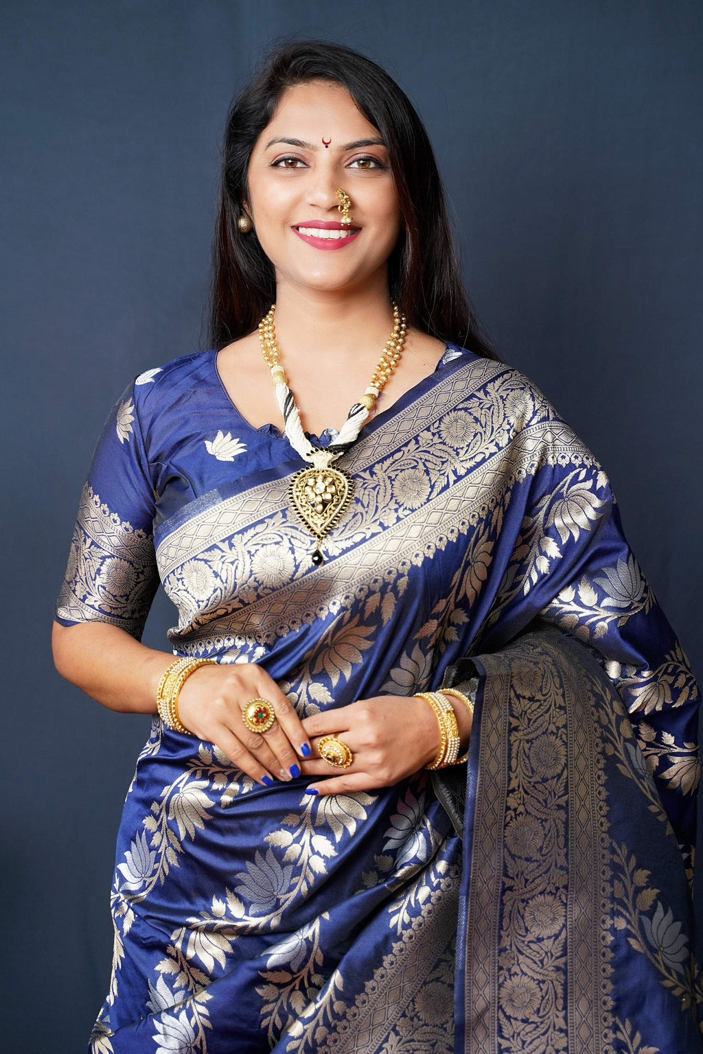 Women's Navy Blue Handloom Banarasi Silk Saree with Zari Weave