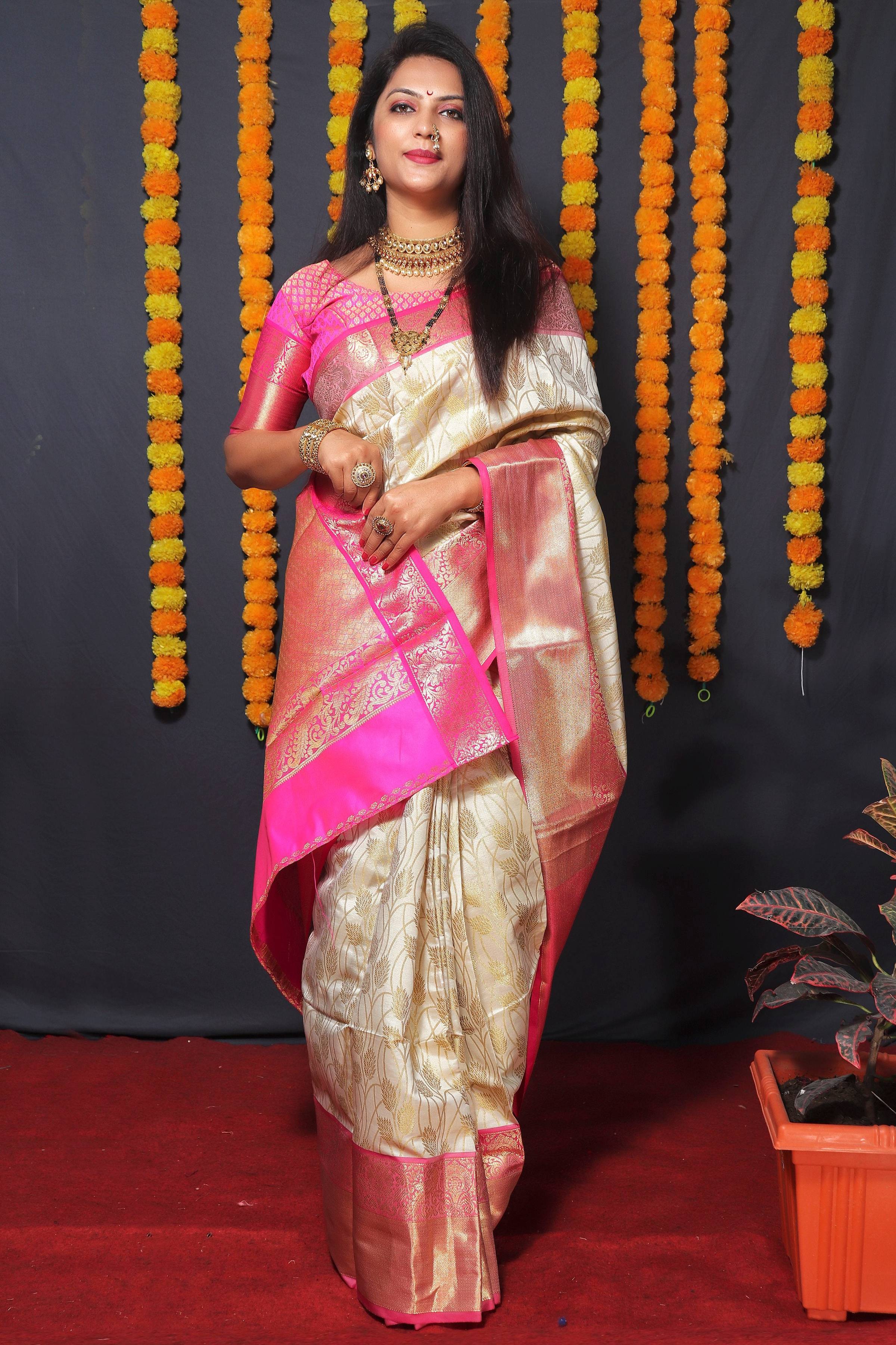 Women's Off White Kanchipuram Silk Saree with Zari Weave
