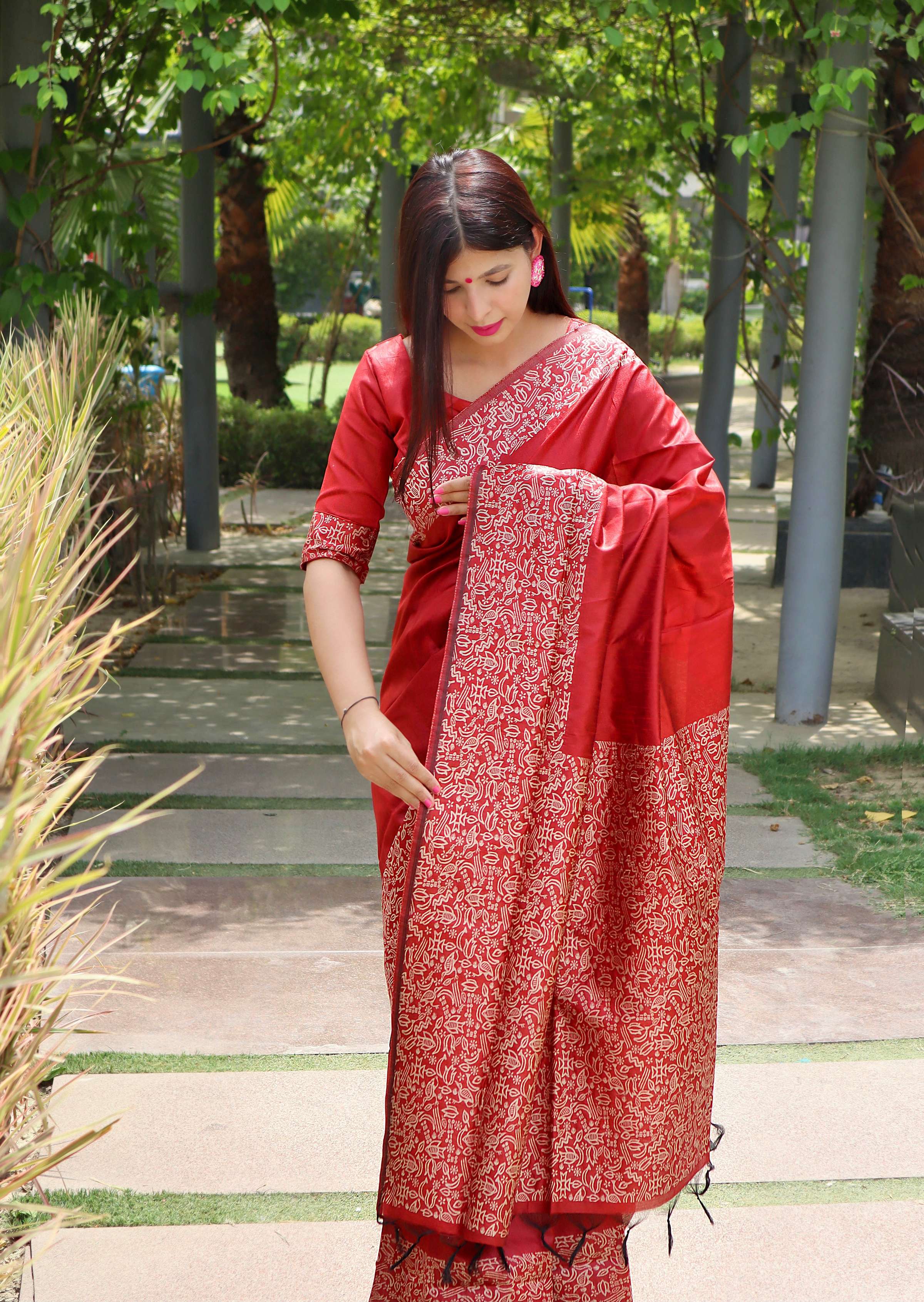 Red Handloom Raw Silk Saree with Printed Border and Matching Blouse