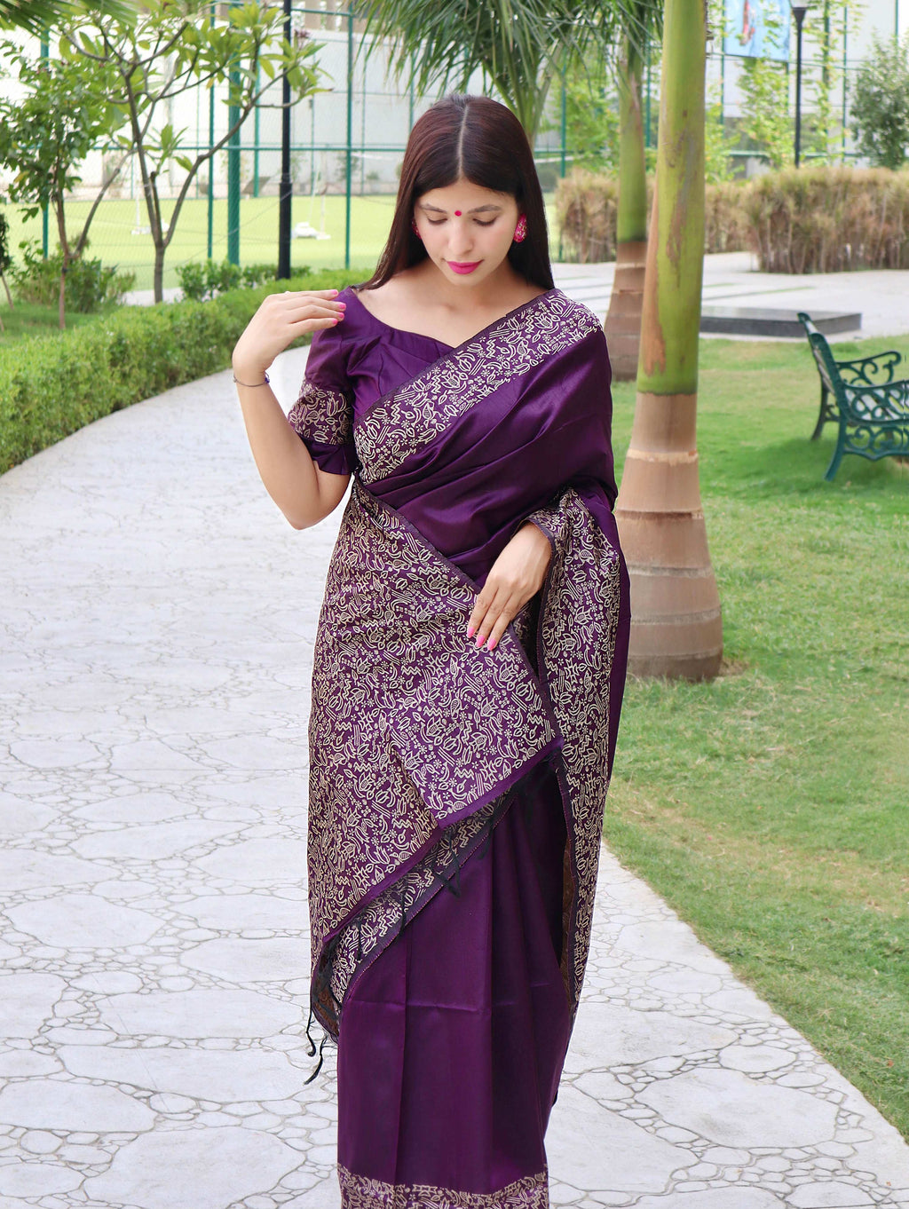 Women's Purple Handloom Raw Silk Saree with Printed Border & Blouse