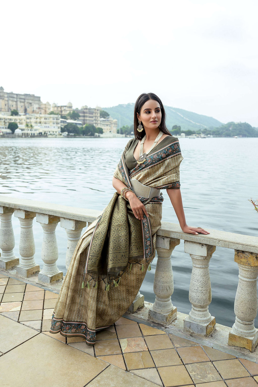 Mehendi Soft Silk Zari Woven Traditional Saree with Unstitched Blouse